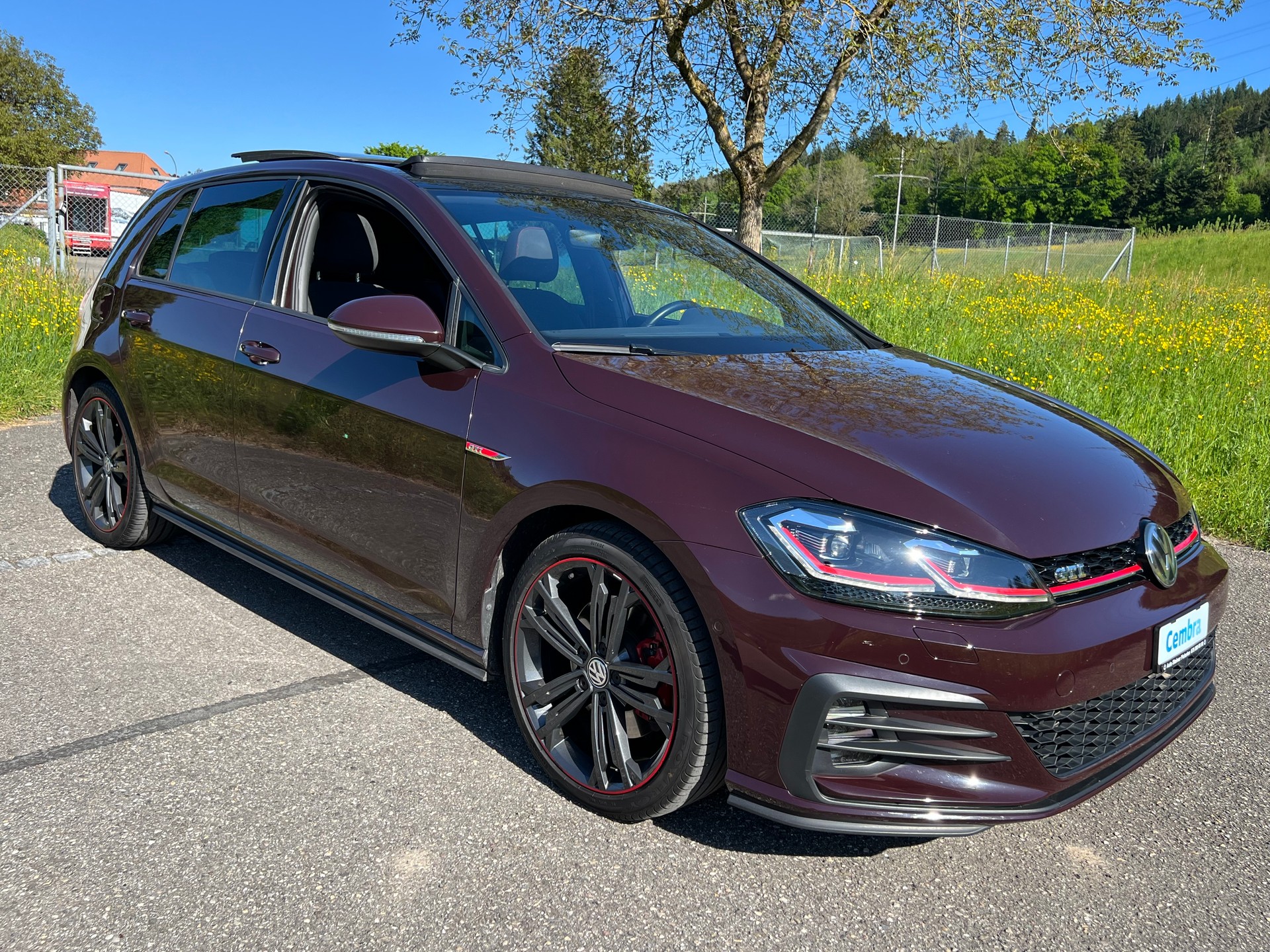 VW Golf  2.0 TSI GTI "VIOLETT SONDER LACKIERUNG" 6 GANG SCHALTER !!  AB MFK + AB SERVICE MIT SO. + WINTERREIFEN. CH WAGEN.-showroom-element-1