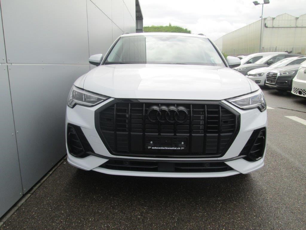 AUDI Q3 45 TFSI e S line S-tronic-image-1