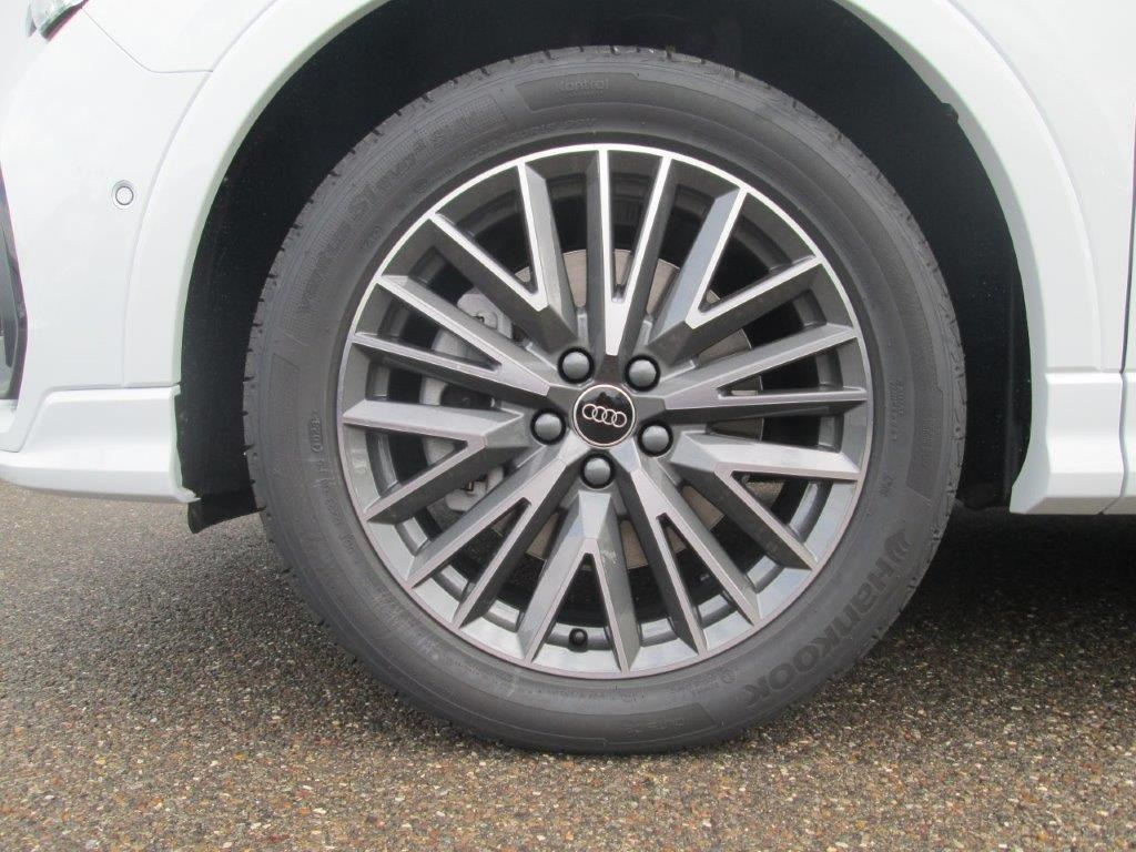 AUDI Q3 45 TFSI e S line S-tronic-image-6