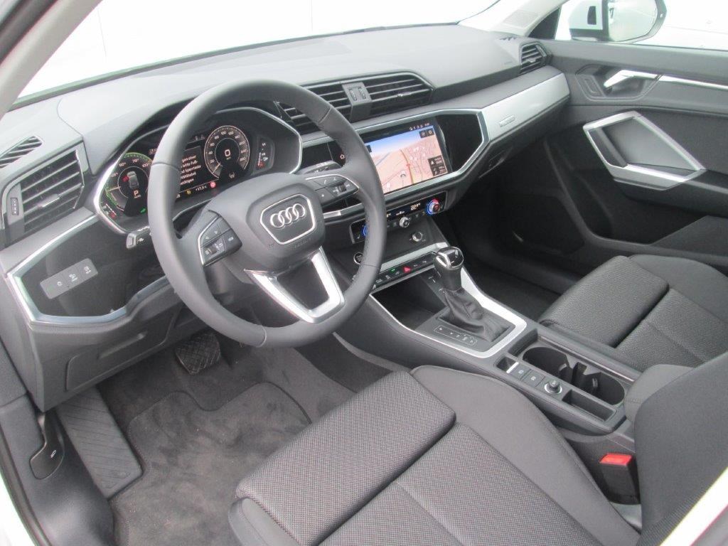 AUDI Q3 45 TFSI e S line S-tronic-image-7