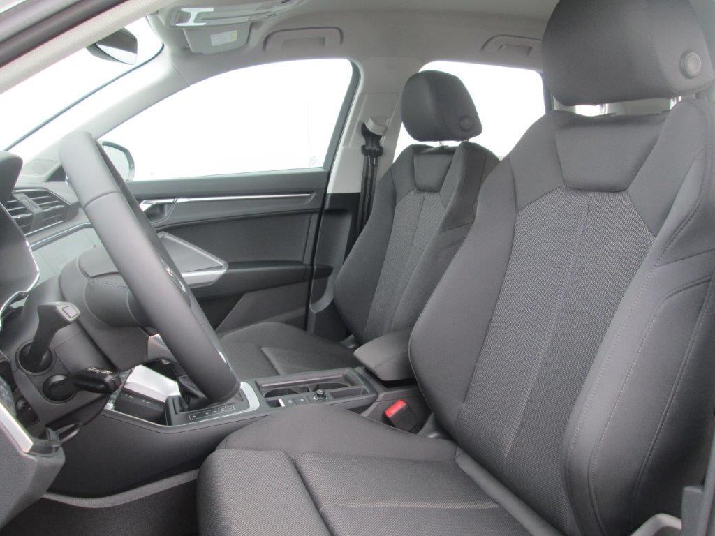 AUDI Q3 45 TFSI e S line S-tronic-image-8