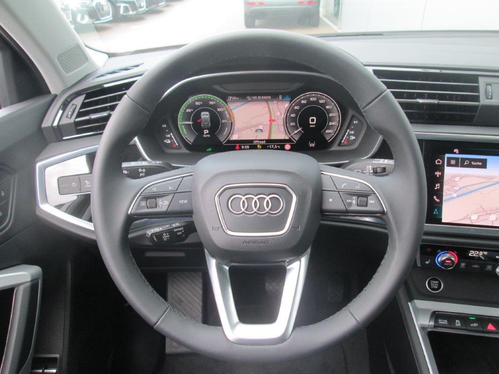 AUDI Q3 45 TFSI e S line S-tronic-image-11