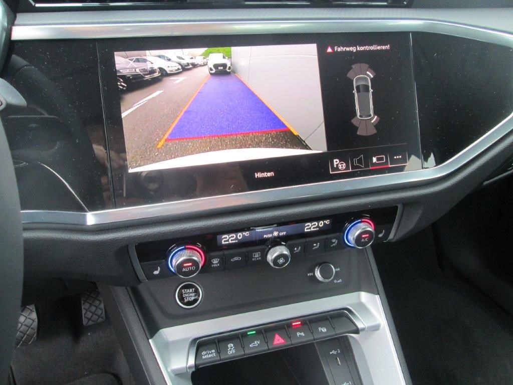 AUDI Q3 45 TFSI e S line S-tronic-image-12