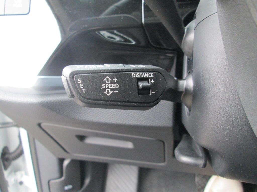 AUDI Q3 45 TFSI e S line S-tronic-image-15