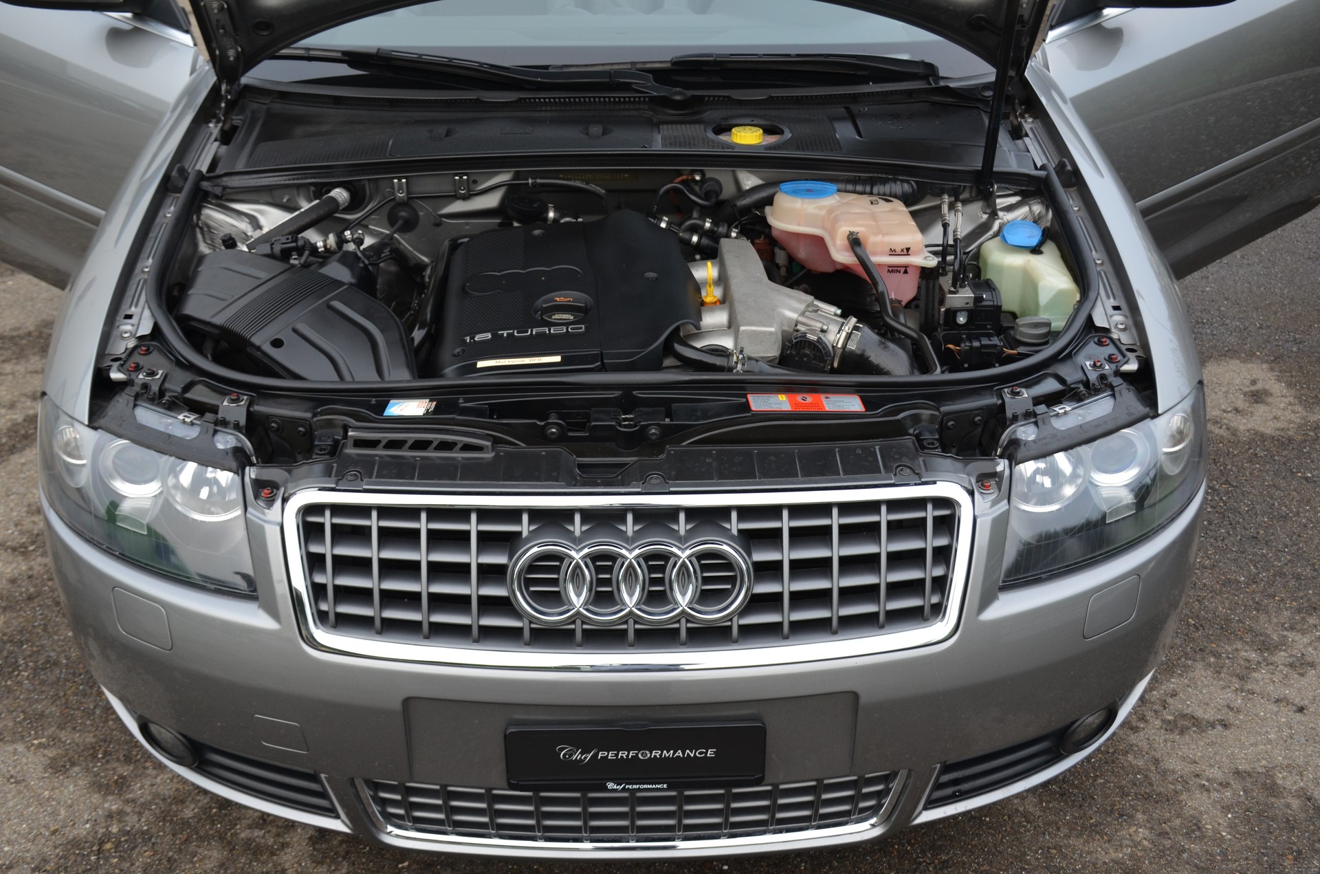 AUDI A4 Cabriolet 1.8 Turbo-image-12