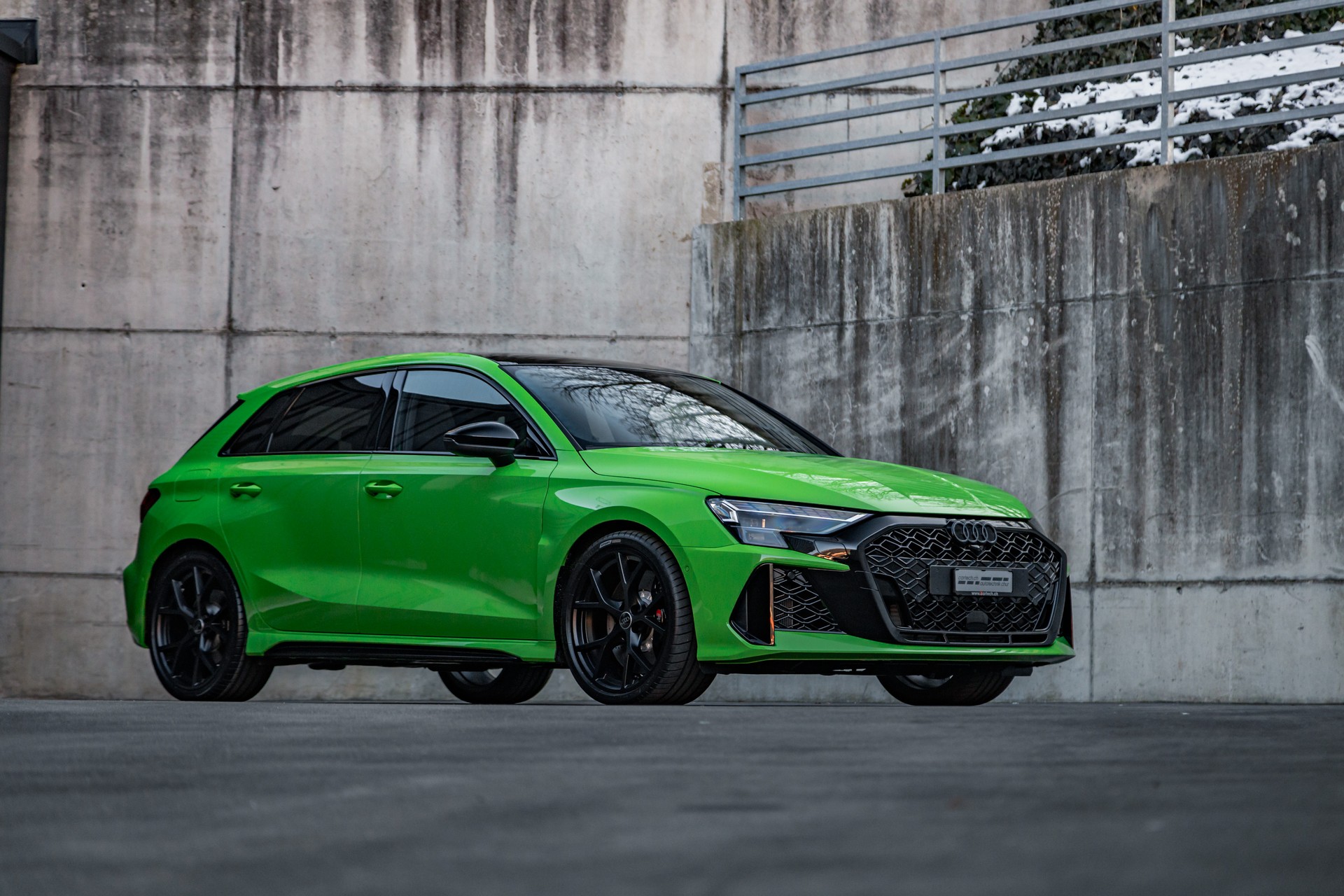 AUDI RS3 Sportback 2.5 TSI quattro (Facelift)-showroom-element-2