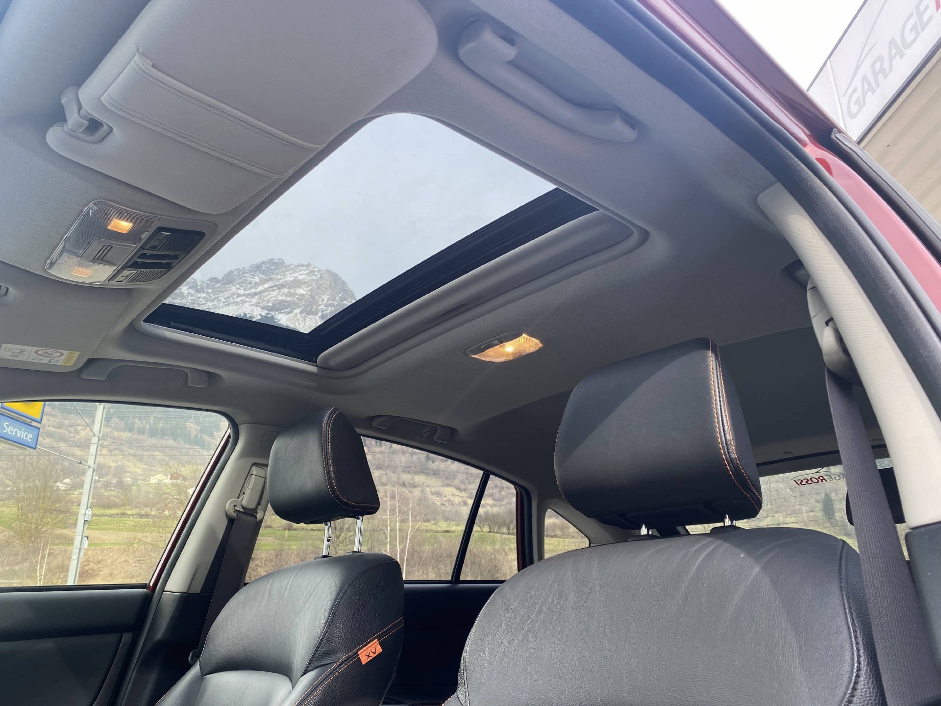 SUBARU XV 2.0i Swiss Three-image-12