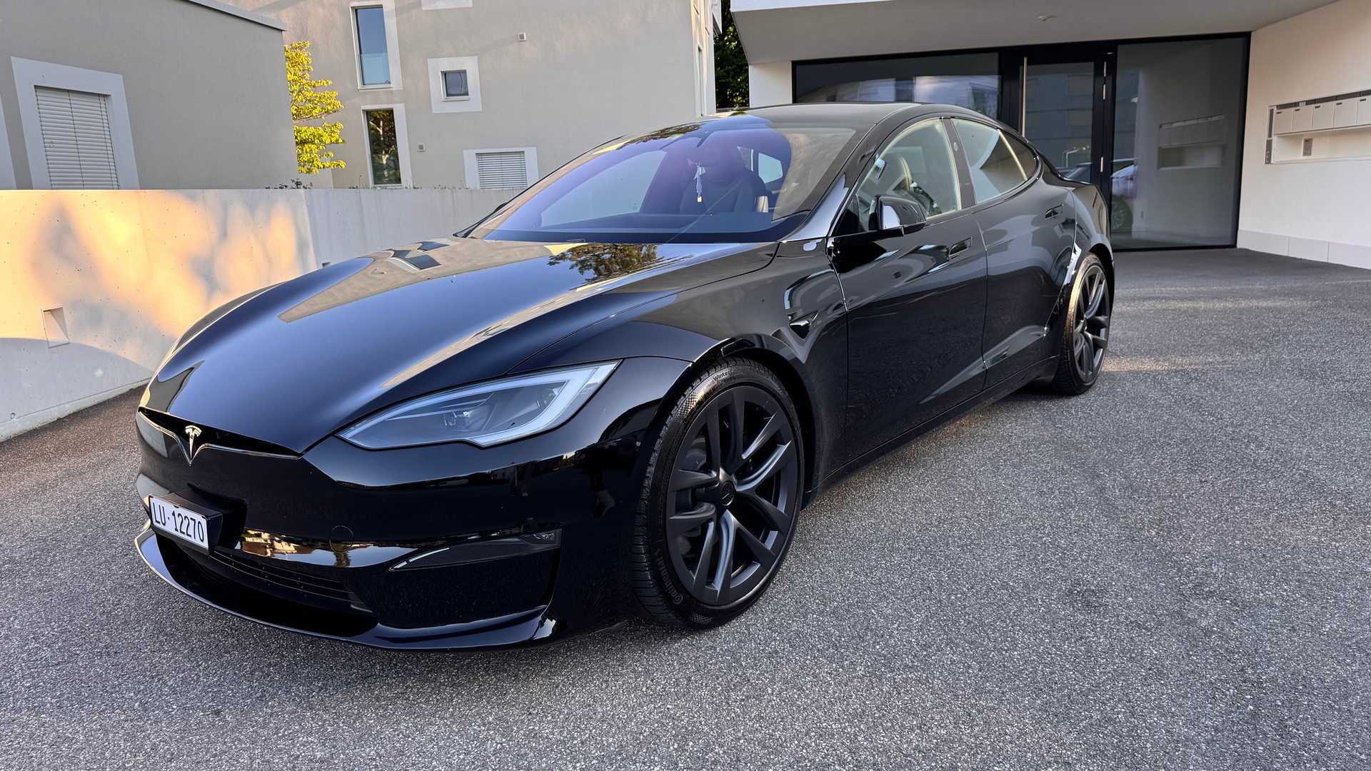 TESLA MODEL S