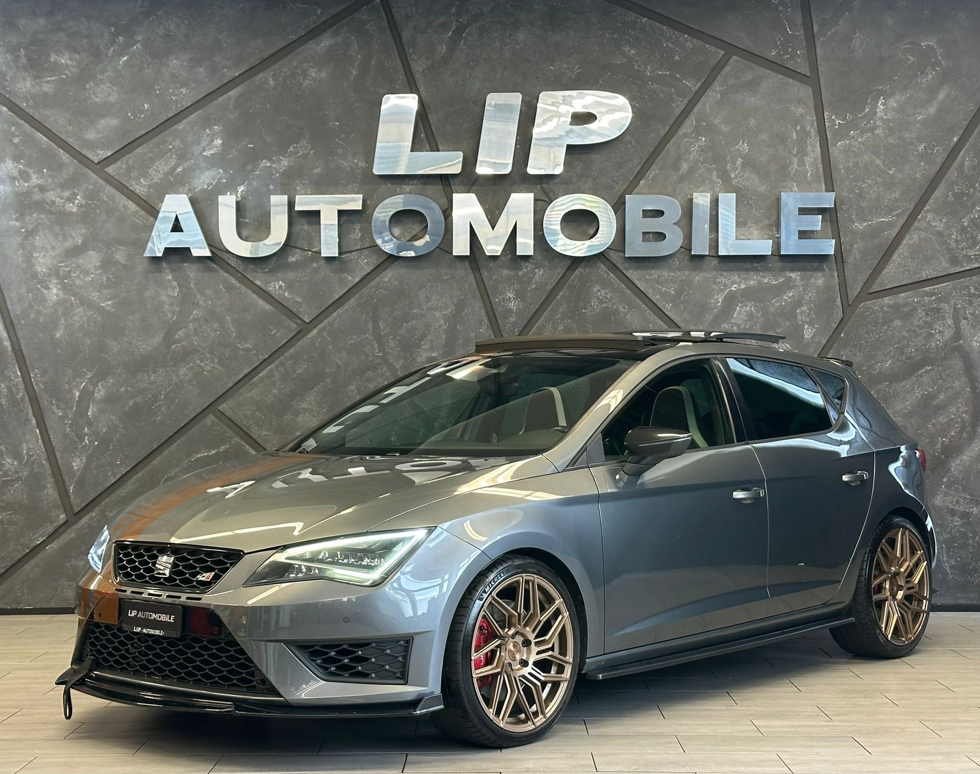 SEAT Leon 2.0 TSI Cupra 290 DSG