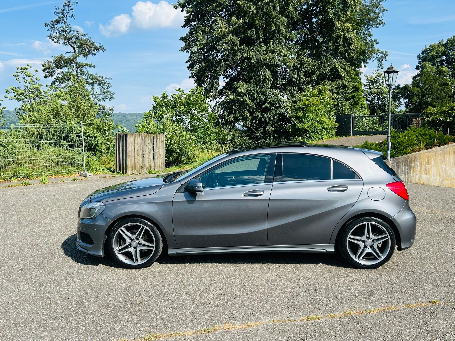 MERCEDES-BENZ A 180 AMG Line-image-2