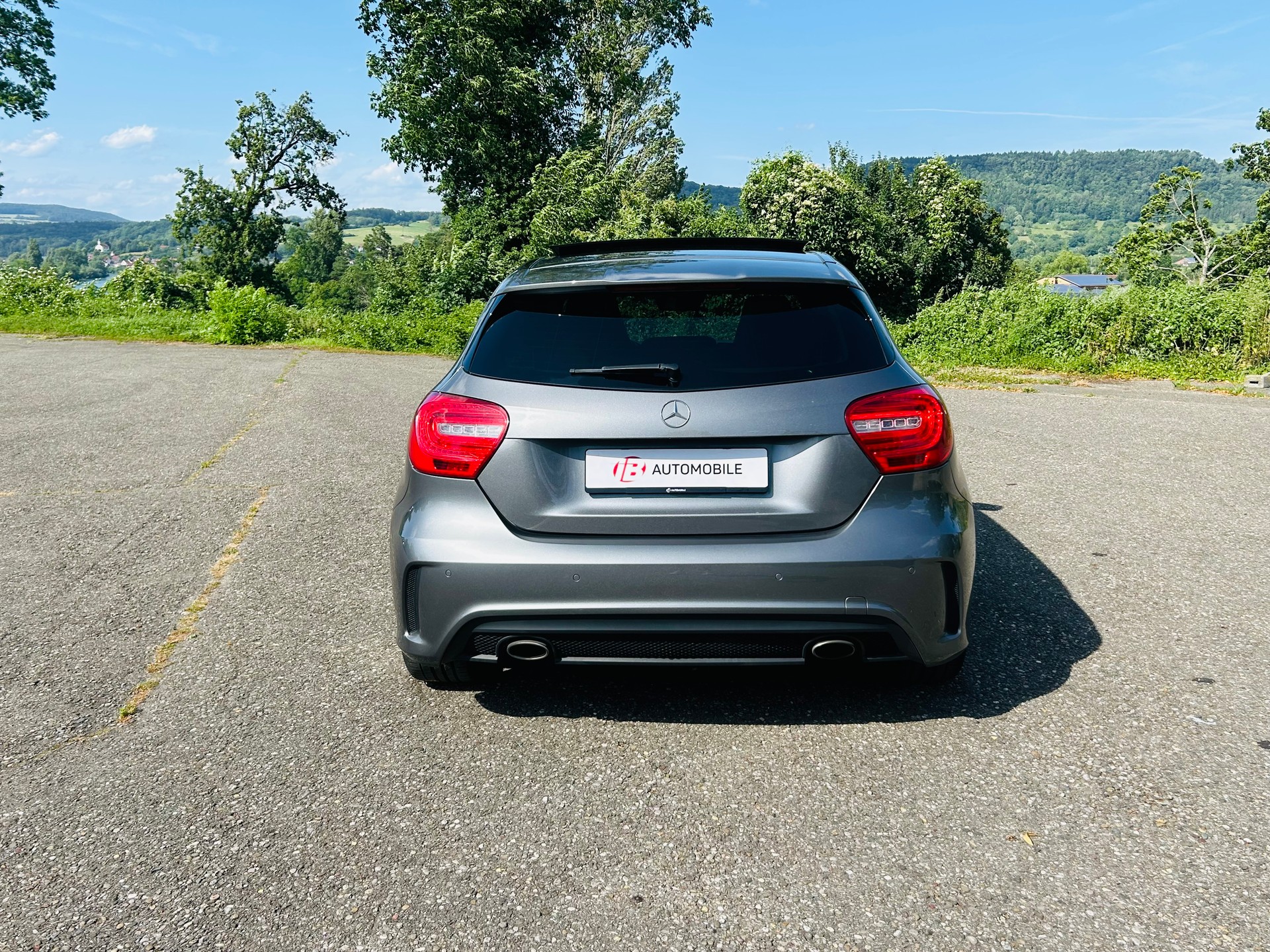 MERCEDES-BENZ A 180 AMG Line-image-4