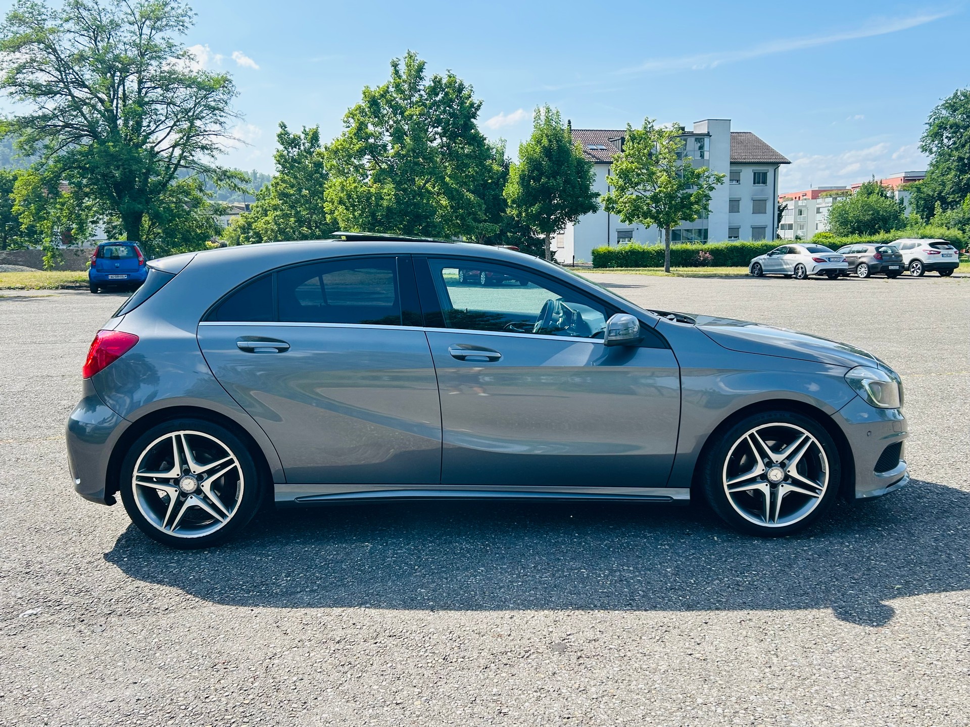 MERCEDES-BENZ A 180 AMG Line-image-6