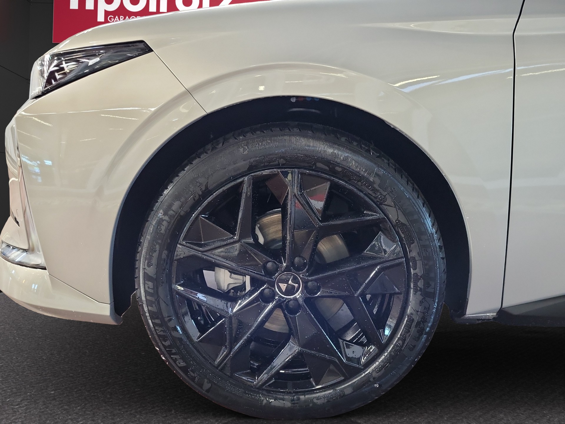 DS AUTOMOBILES DS4 1.2MHEV Ligne Noire-showroom-element-3