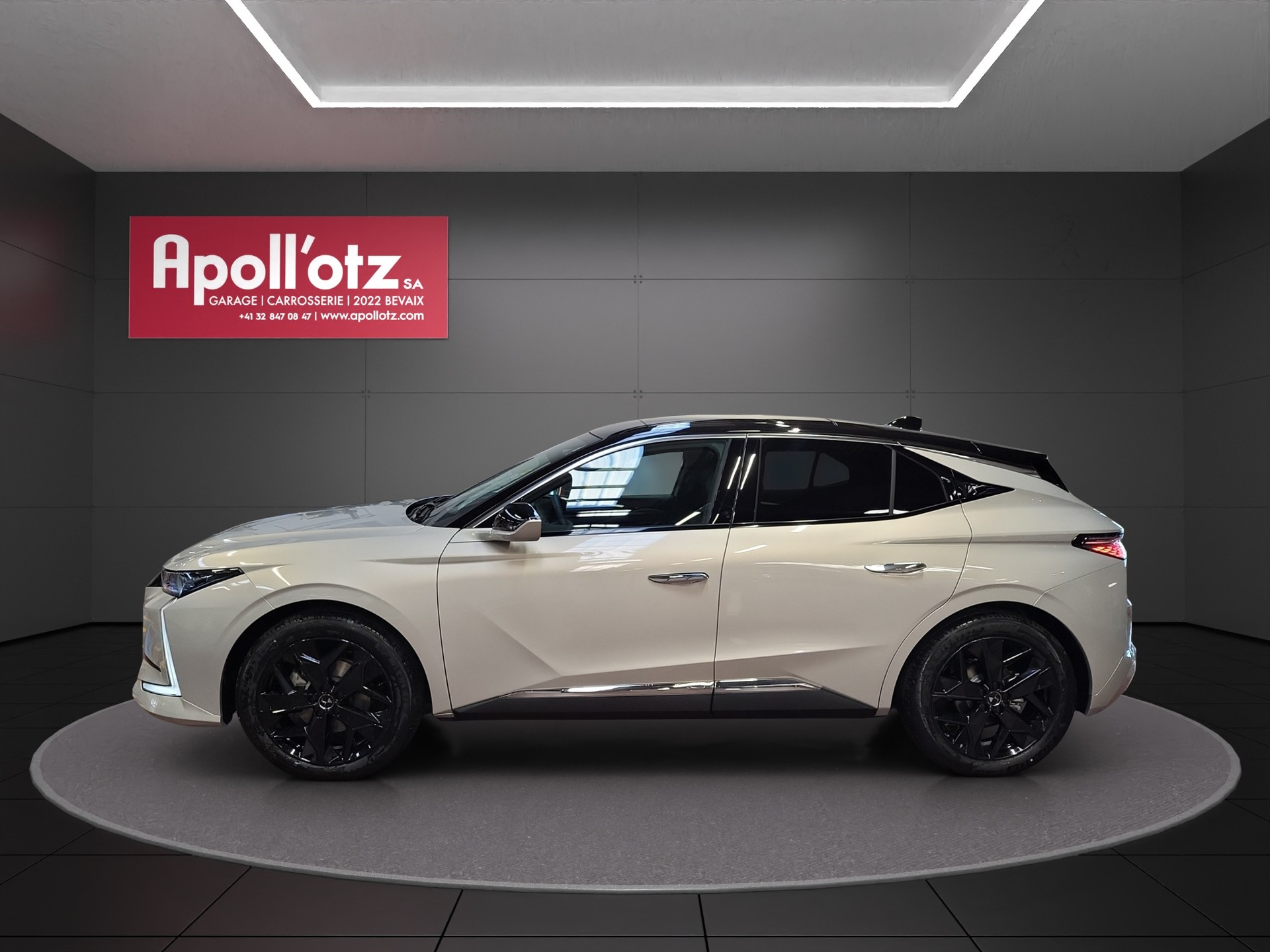 DS AUTOMOBILES DS4 1.2MHEV Ligne Noire-showroom-element-1