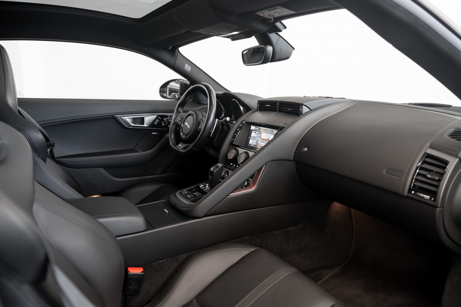 JAGUAR F-Type Coupé 5.0 V8 S/C R AWD Automatik-showroom-element-3