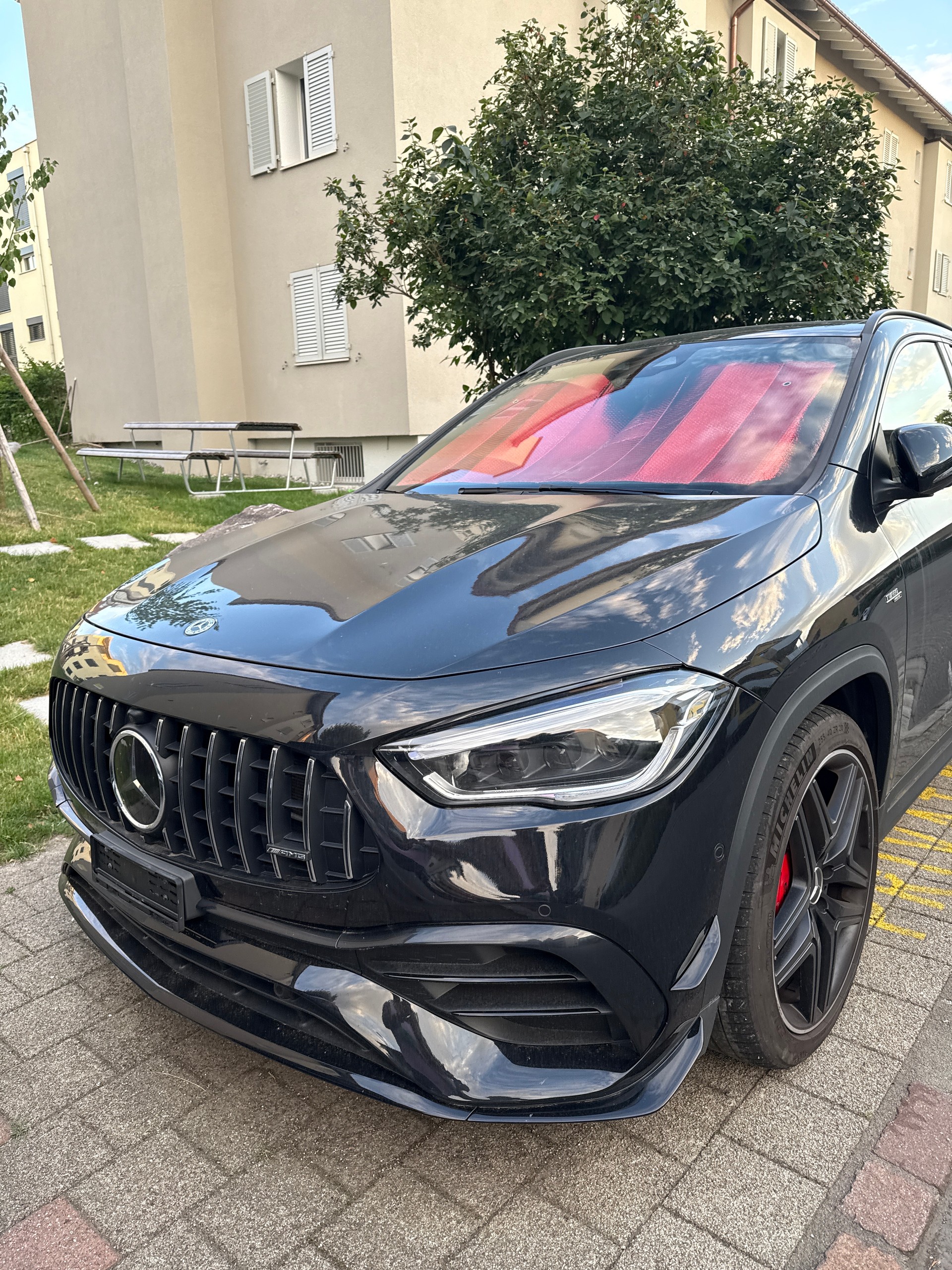 MERCEDES-BENZ GLA 45s AMG