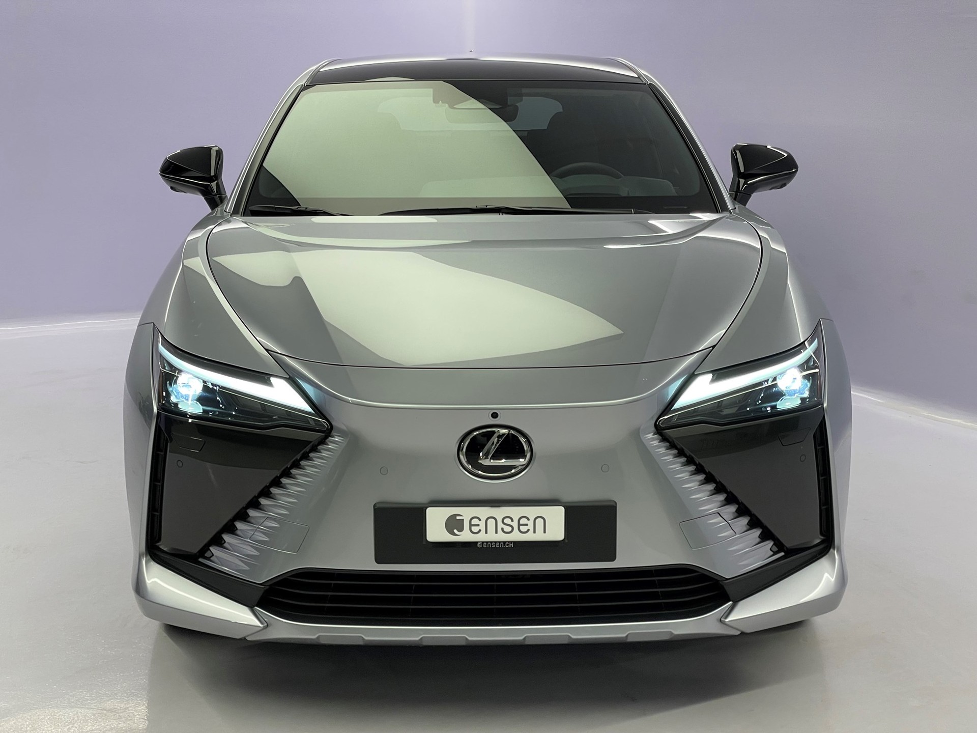 LEXUS RZ 450e Excellence Direct4 Electric-showroom-element-1
