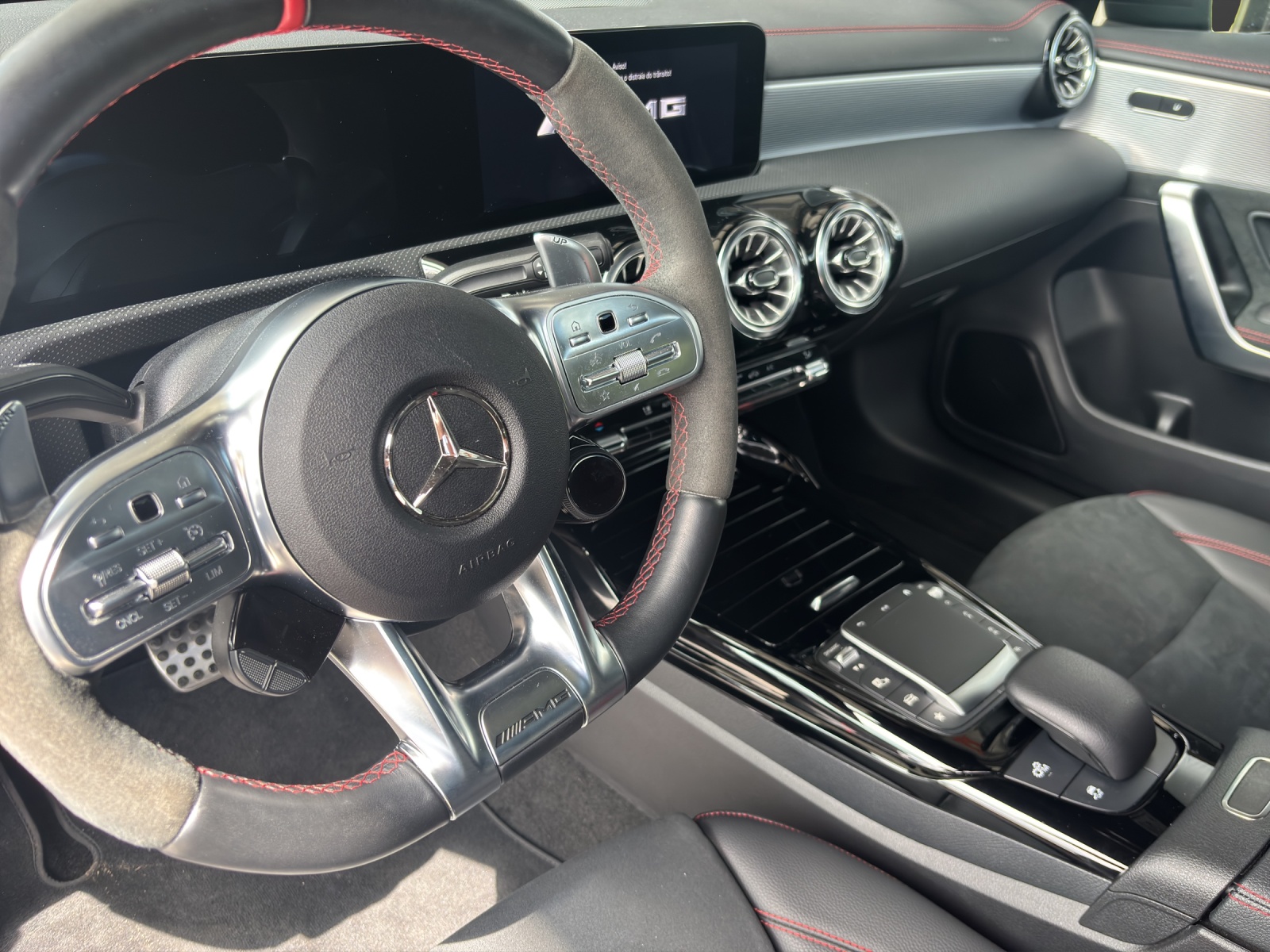MERCEDES-BENZ CLA 45 S AMG 4Matic+ 8G-DCT-showroom-element-3