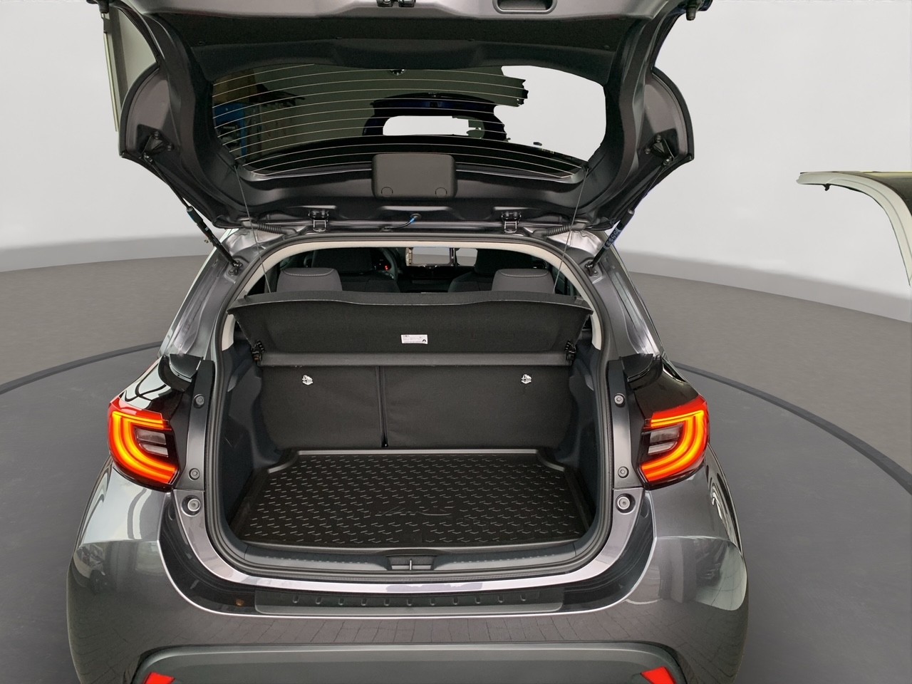 TOYOTA Yaris 1.5 Trend e-CVT-image-5