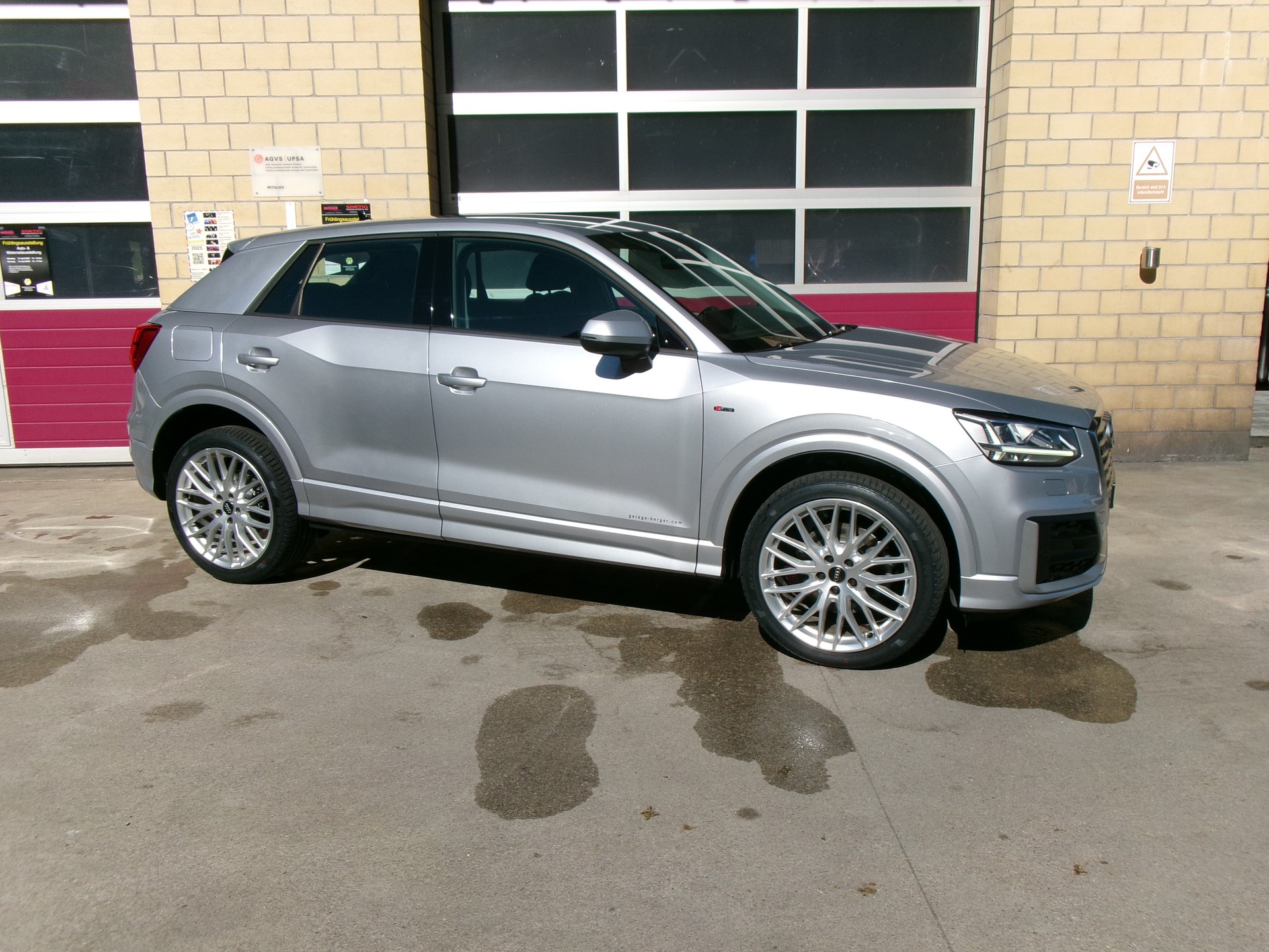 AUDI Q2 35 TDI quattro Sport Attraction S-tronic-showroom-element-1