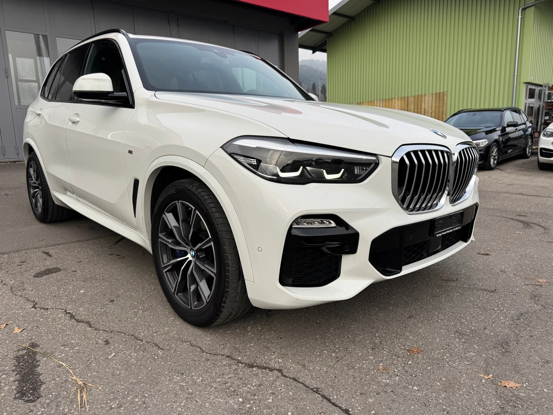 BMW X5 xDrive M-Sportpaket 40i Steptronic-showroom-element-2