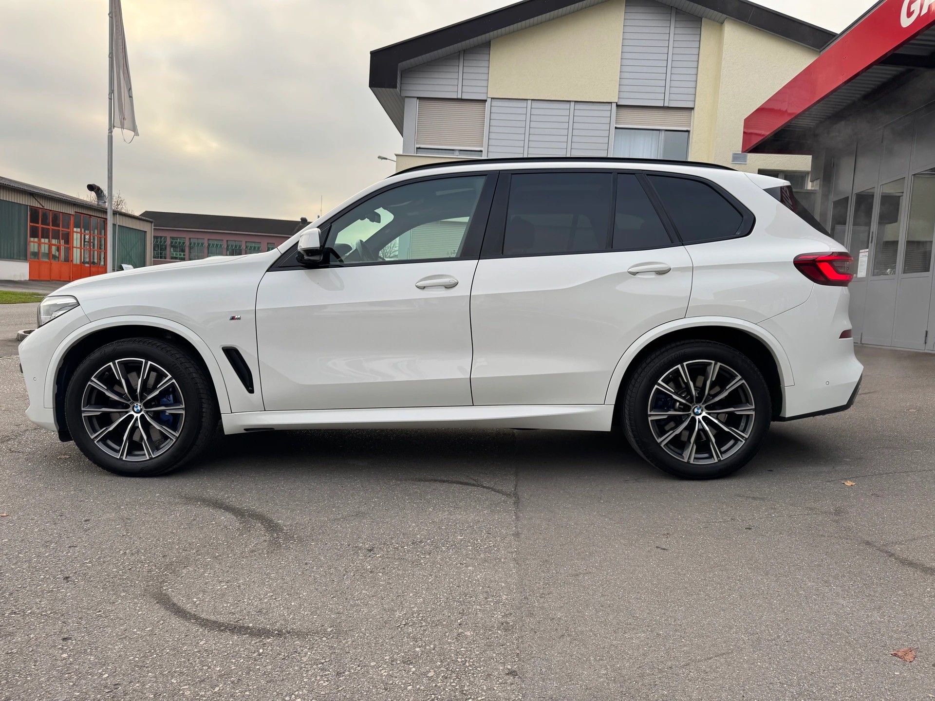 BMW X5 xDrive M-Sportpaket 40i Steptronic-showroom-element-3