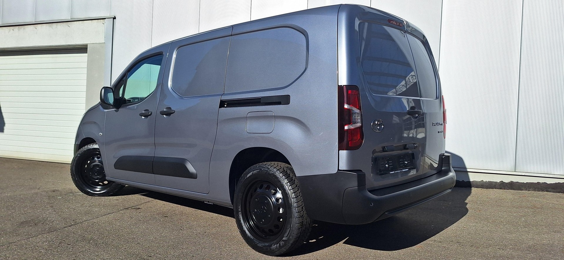 TOYOTA PROACE CITY Van L2 52KWh Active-showroom-element-2