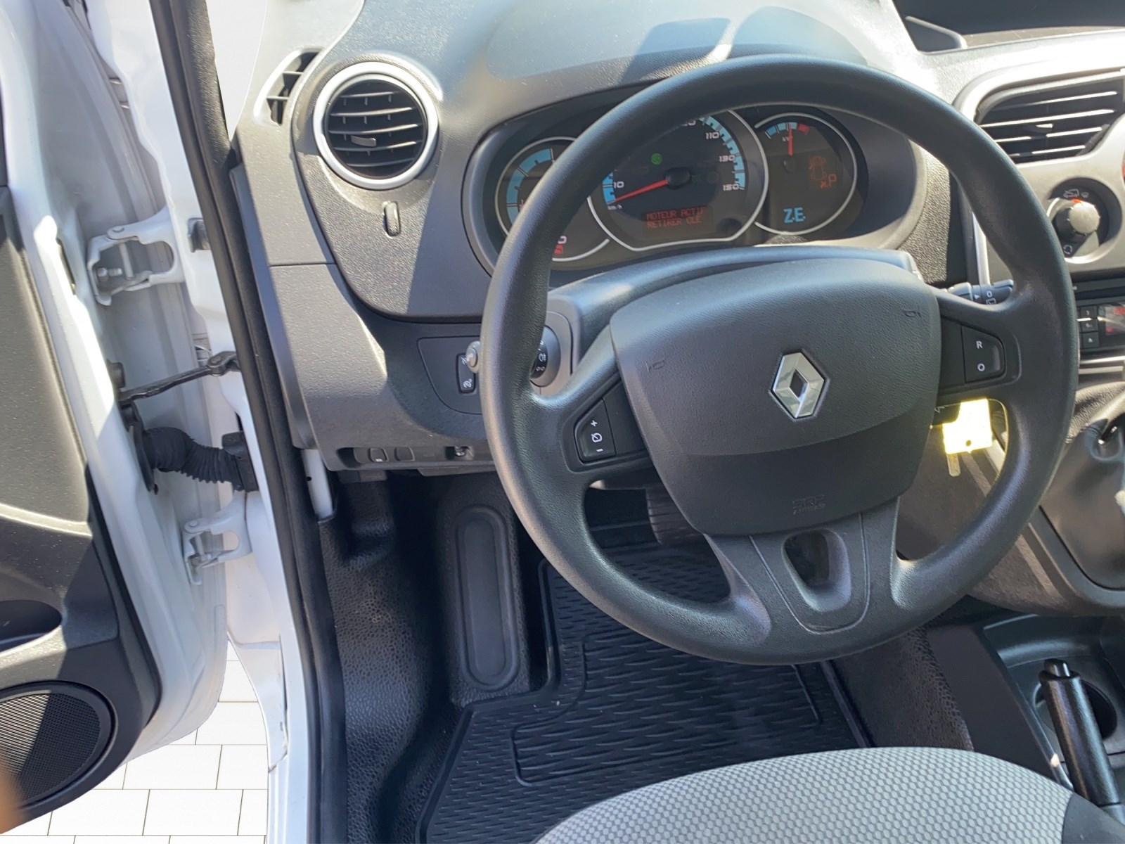 RENAULT Kangoo Z.E. 33 R60 Access-image-6