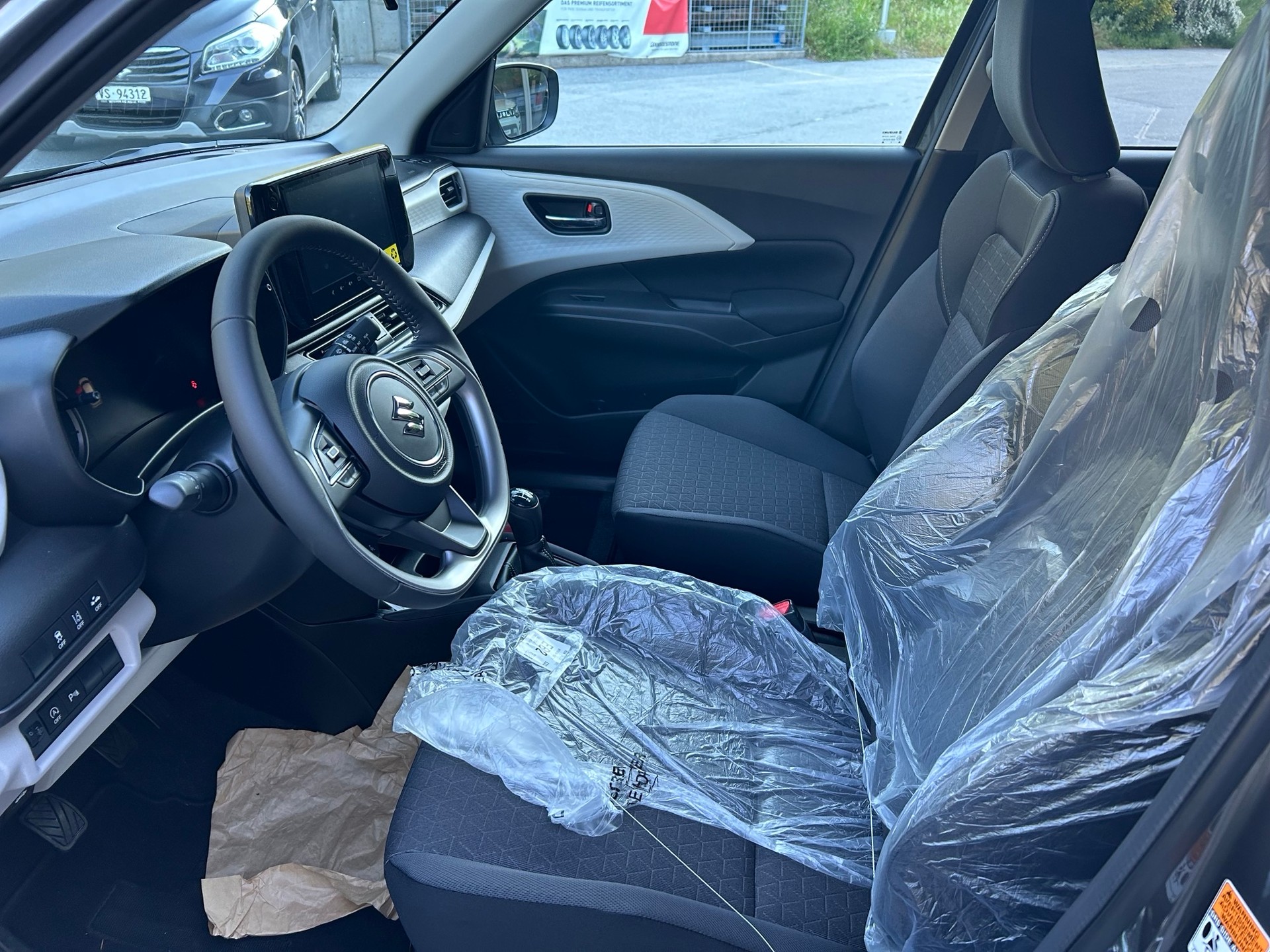SUZUKI Swift 1.2 1st Edition Hybrid 4x4-image-5