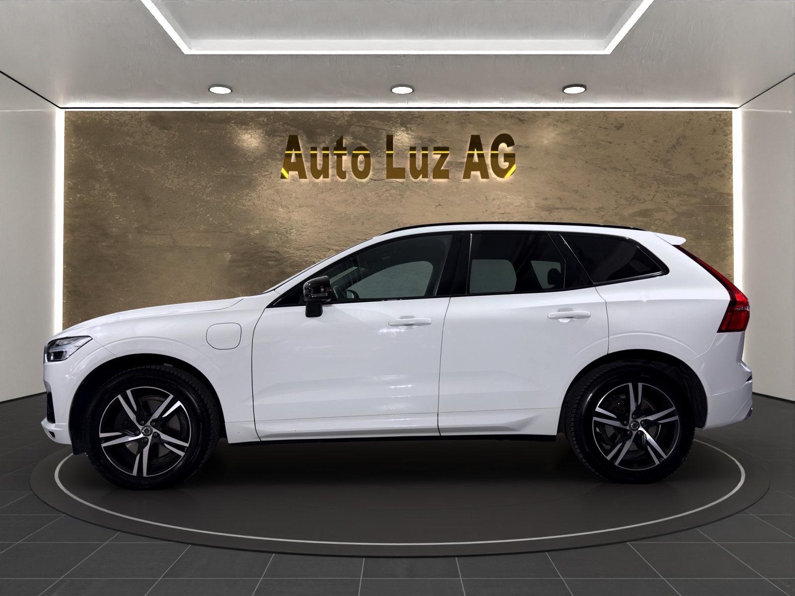 VOLVO XC60 T8 eAWD R-Design Expression Geartronic-image-5