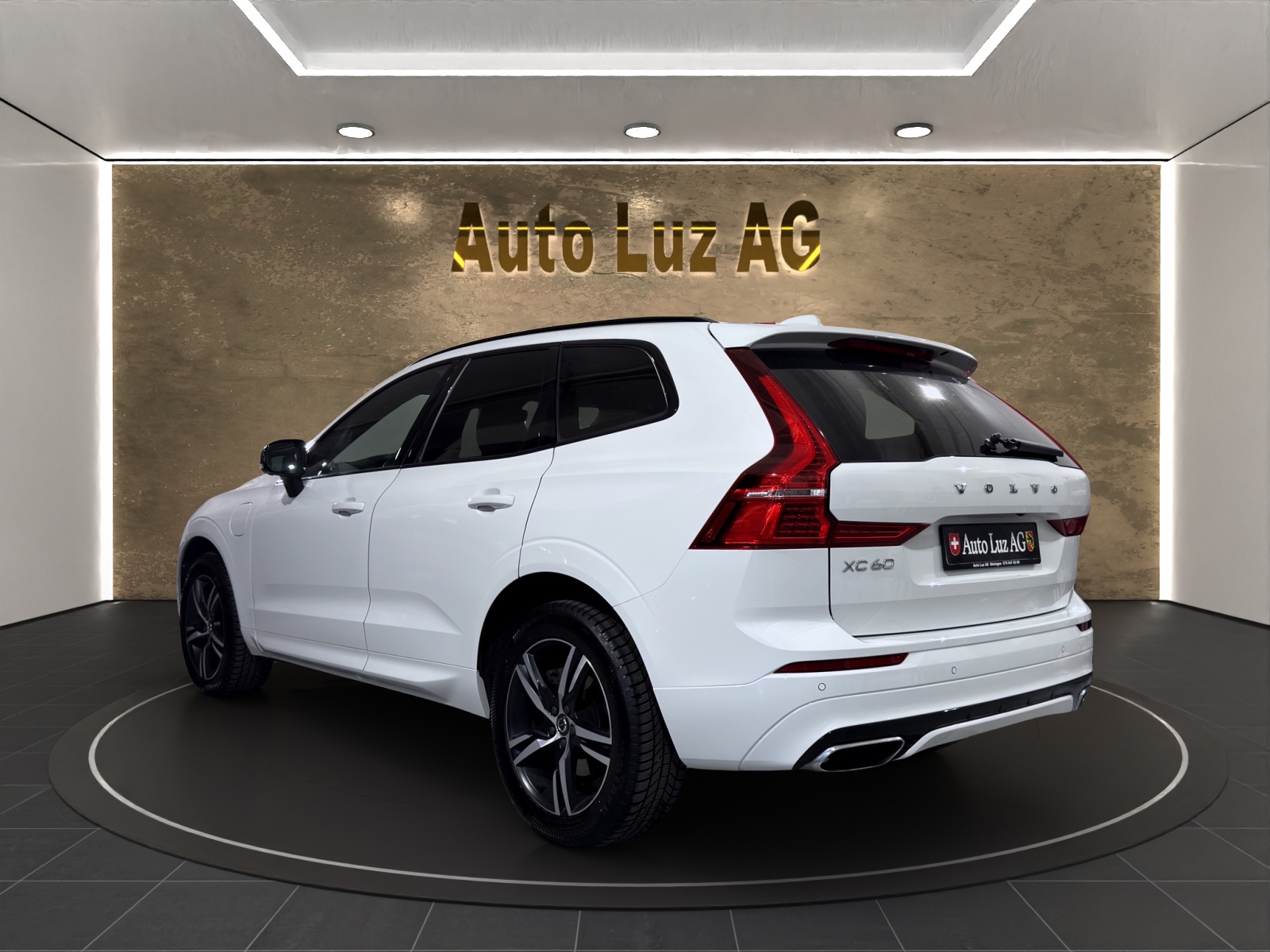 VOLVO XC60 T8 eAWD R-Design Expression Geartronic-image-4