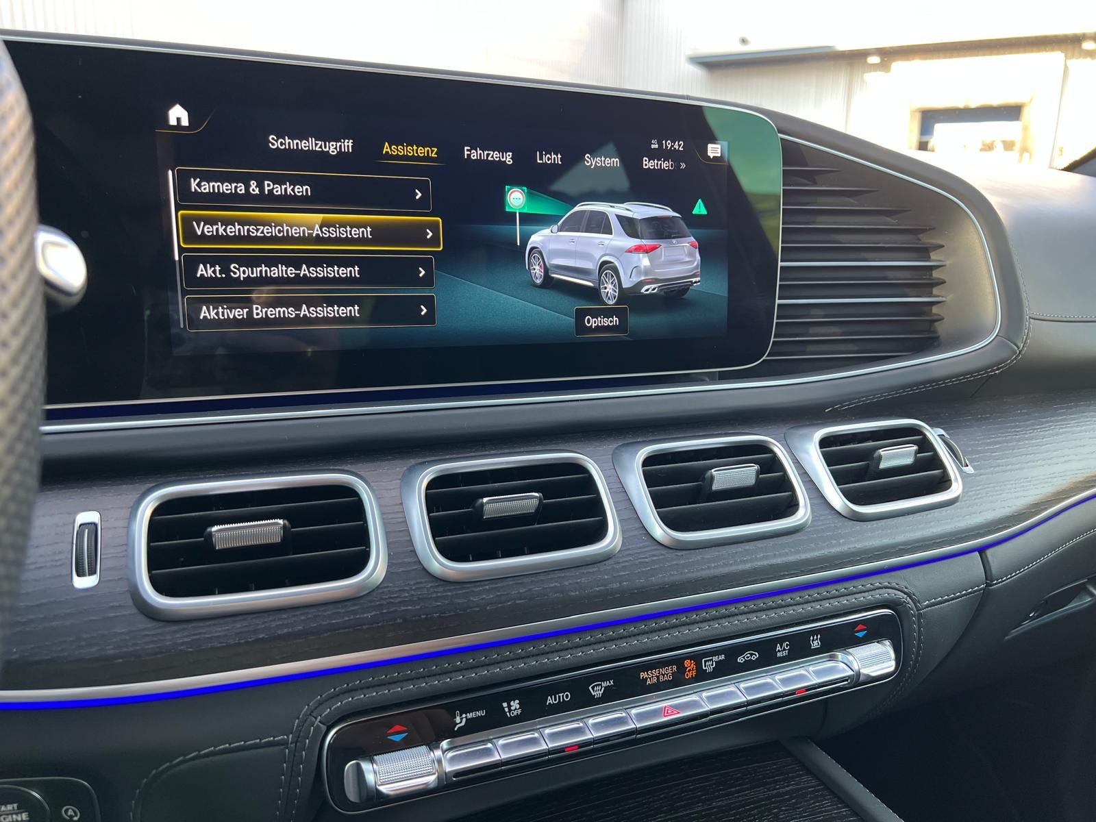 MERCEDES-BENZ GLE 63 S AMG Limited Black Performance 4Matic+ 9G-Speedshift-image-27