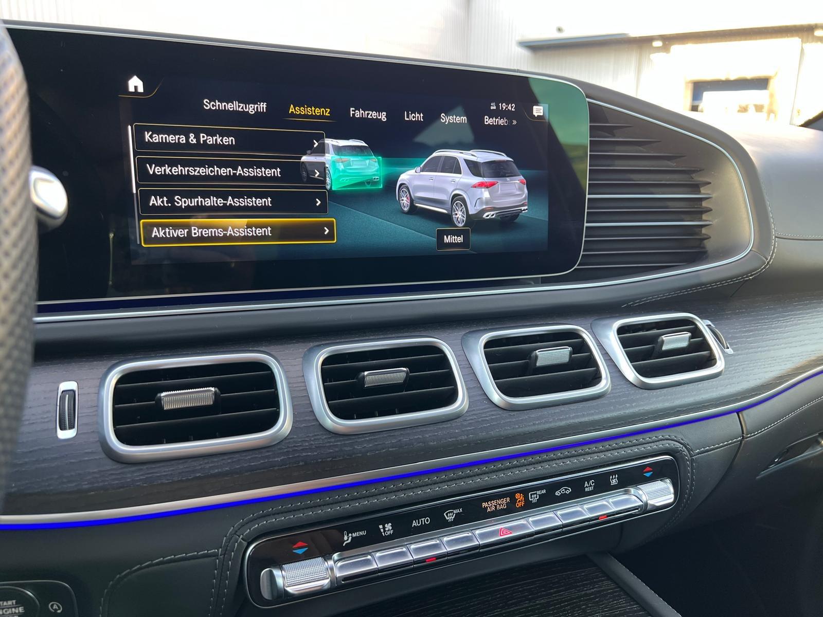 MERCEDES-BENZ GLE 63 S AMG Limited Black Performance 4Matic+ 9G-Speedshift-image-22