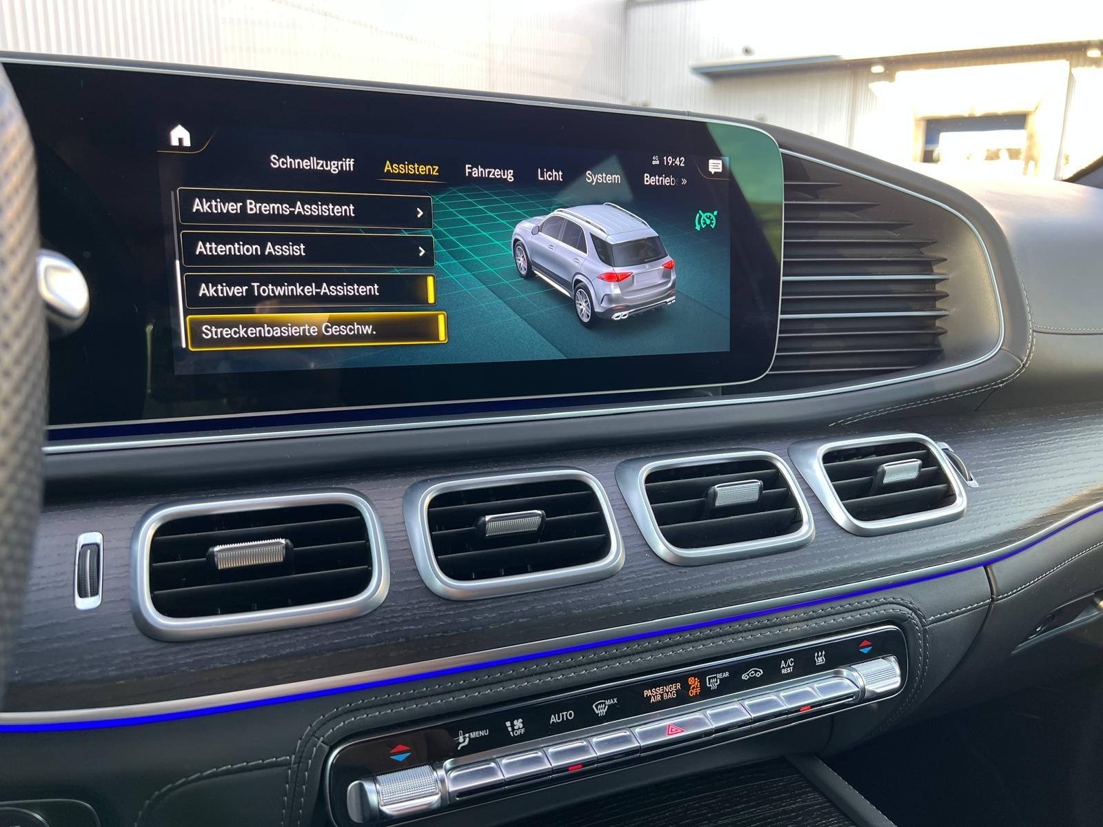 MERCEDES-BENZ GLE 63 S AMG Limited Black Performance 4Matic+ 9G-Speedshift-image-23