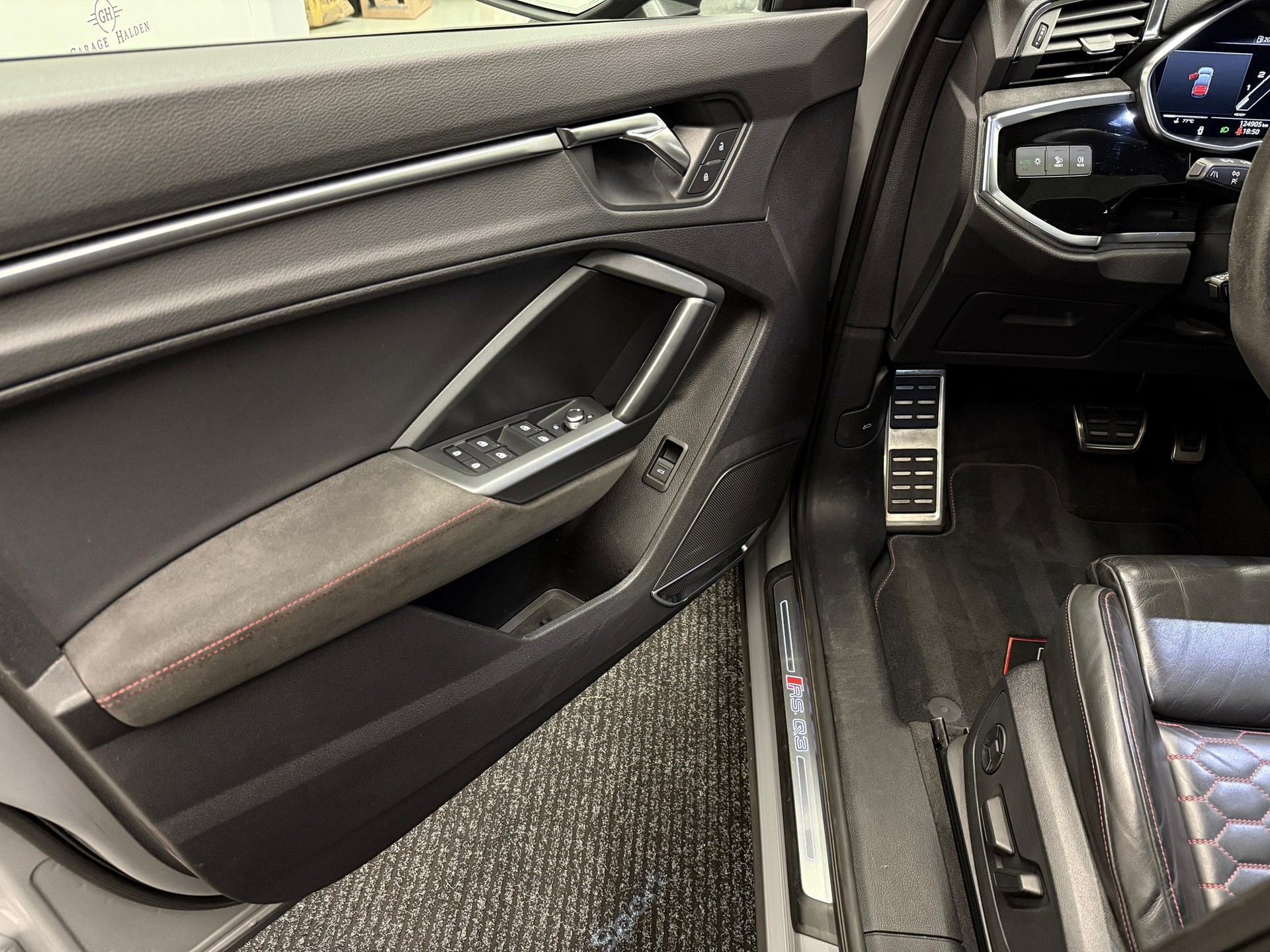 AUDI RS Q3 Sportback 2.5 TFSI quattro S-Tronic-image-10