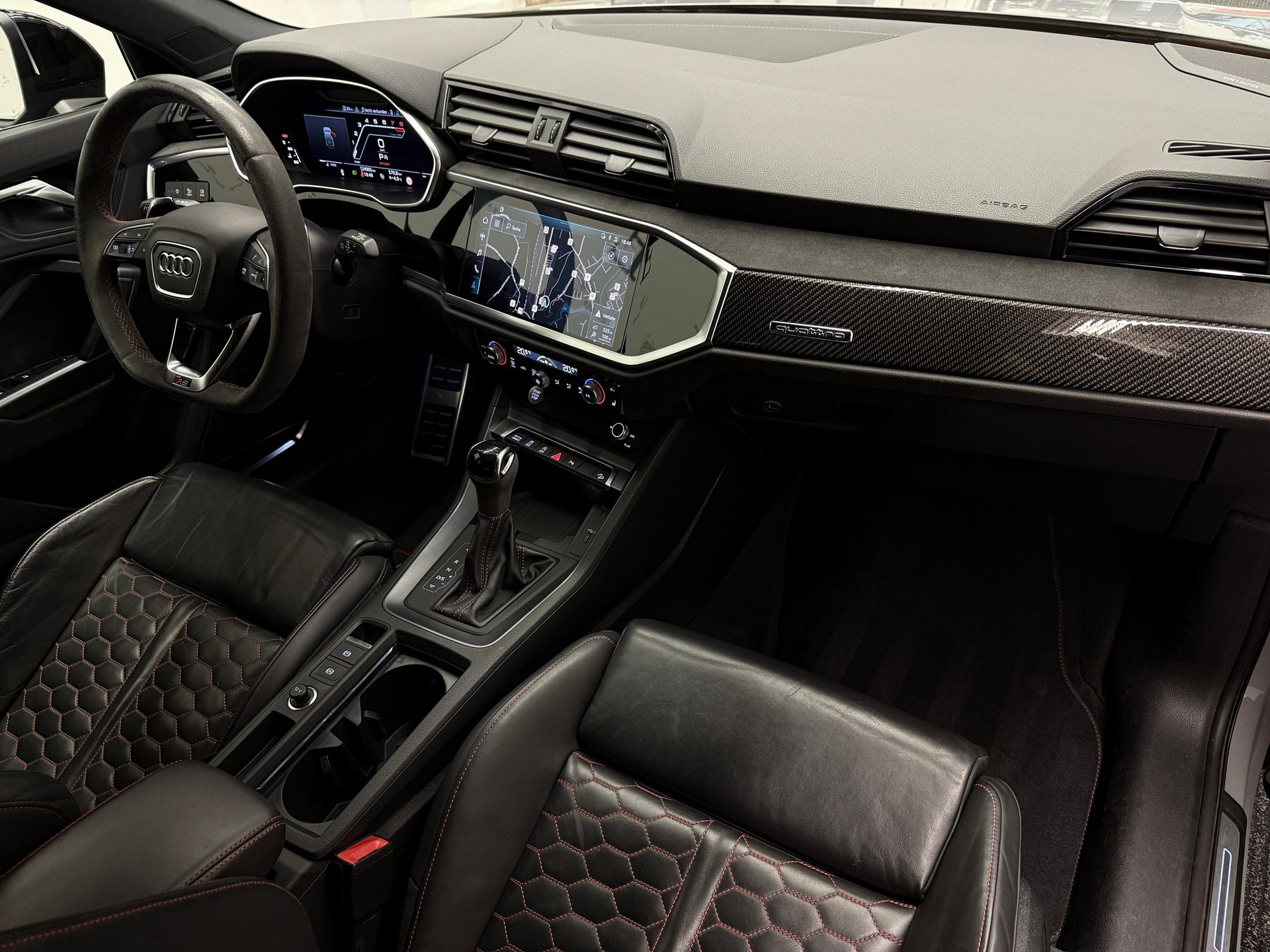AUDI RS Q3 Sportback 2.5 TFSI quattro S-Tronic-image-14