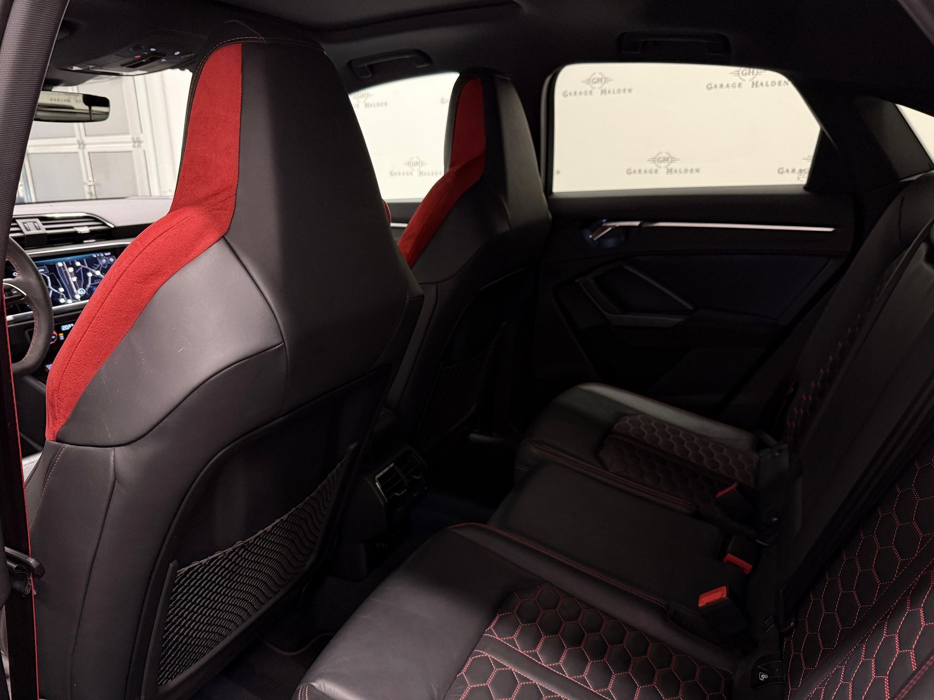 AUDI RS Q3 Sportback 2.5 TFSI quattro S-Tronic-image-15