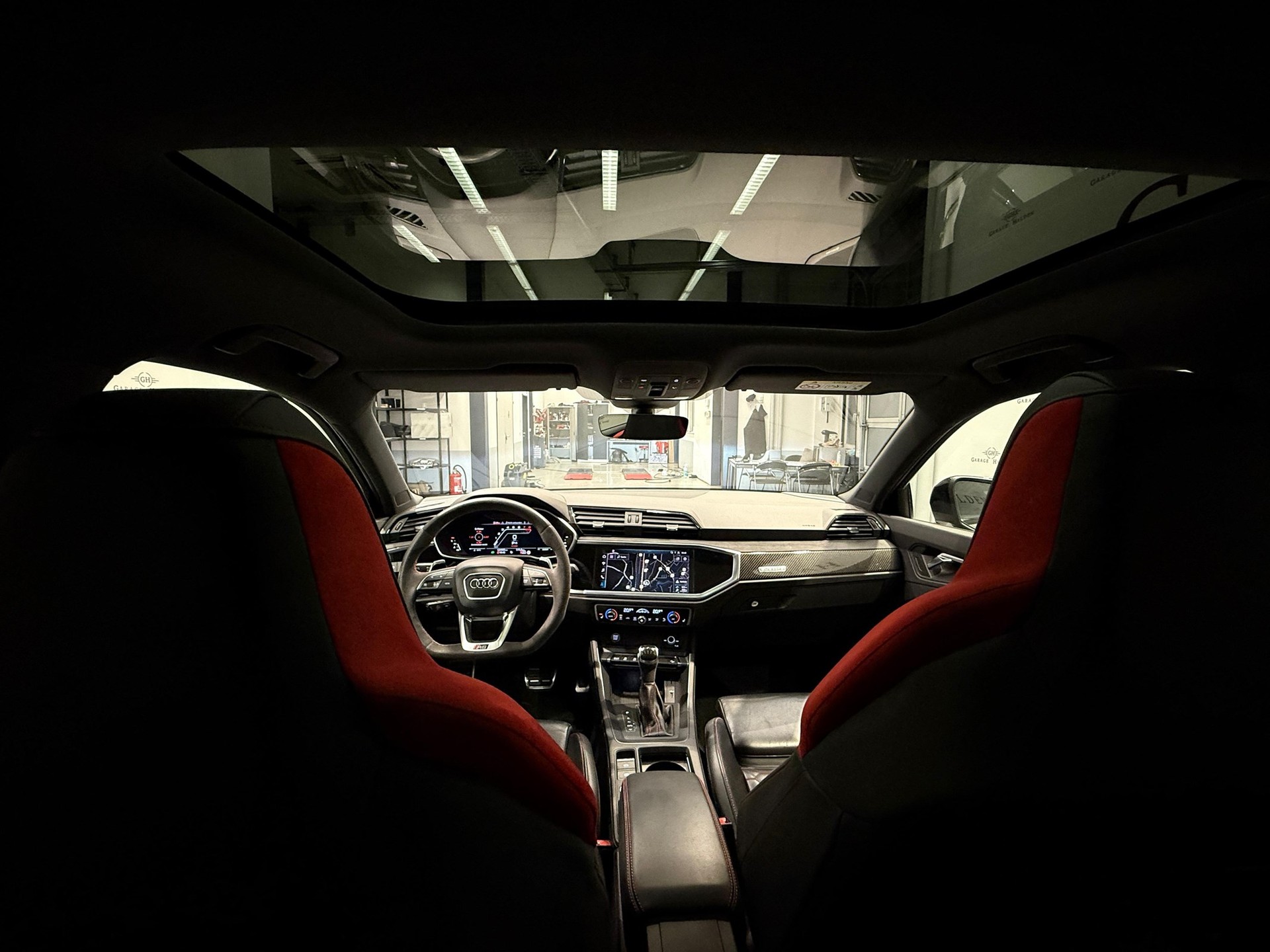 AUDI RS Q3 Sportback 2.5 TFSI quattro S-Tronic-image-16