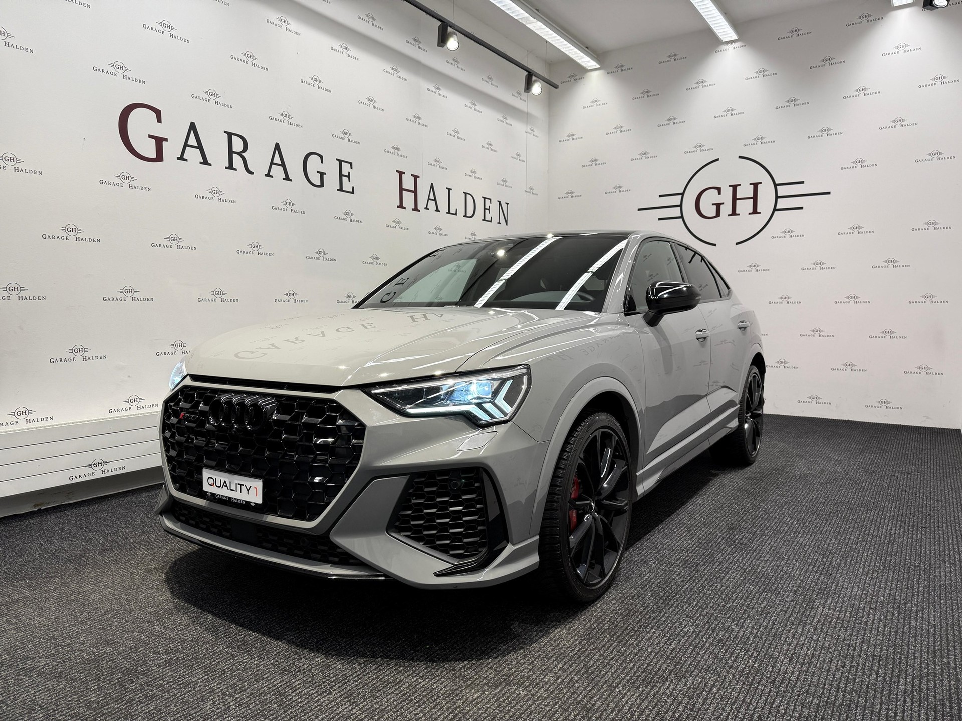 AUDI RS Q3 Sportback 2.5 TFSI quattro S-Tronic-image-2