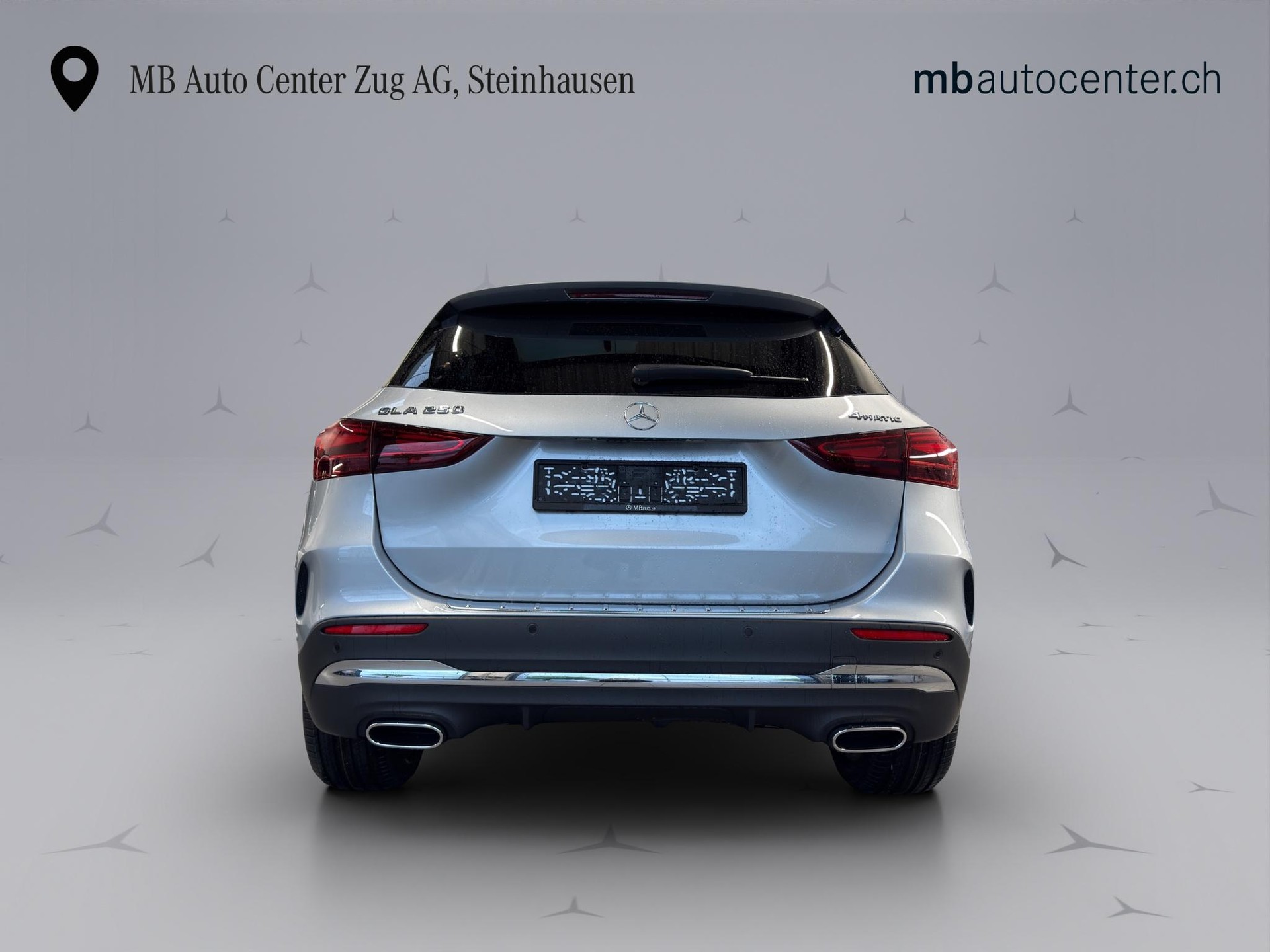 MERCEDES-BENZ GLA 250 Swiss Star AMG Line 4matic-showroom-element-3