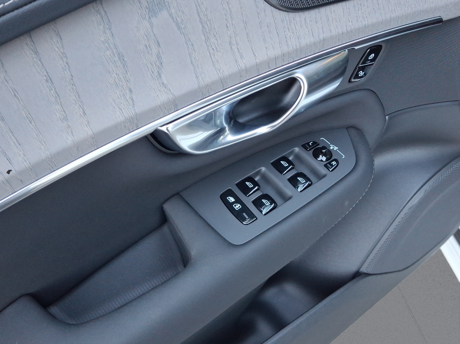 Image VOLVO XC90 XC90 T8 eAWD PluginHybrid Ultra Dark Geartronic