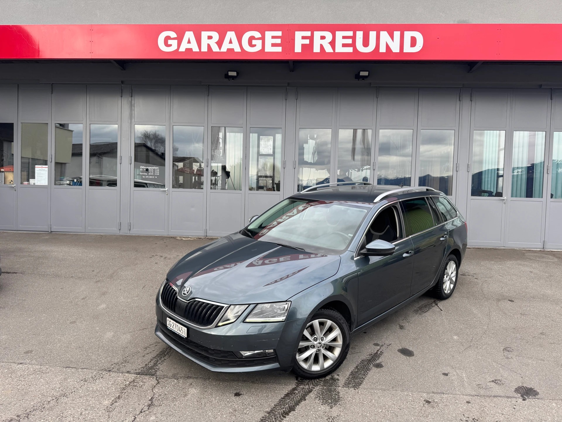 SKODA Octavia Combi 2.0 TDI Ambition 4x4 DSG-showroom-element-3