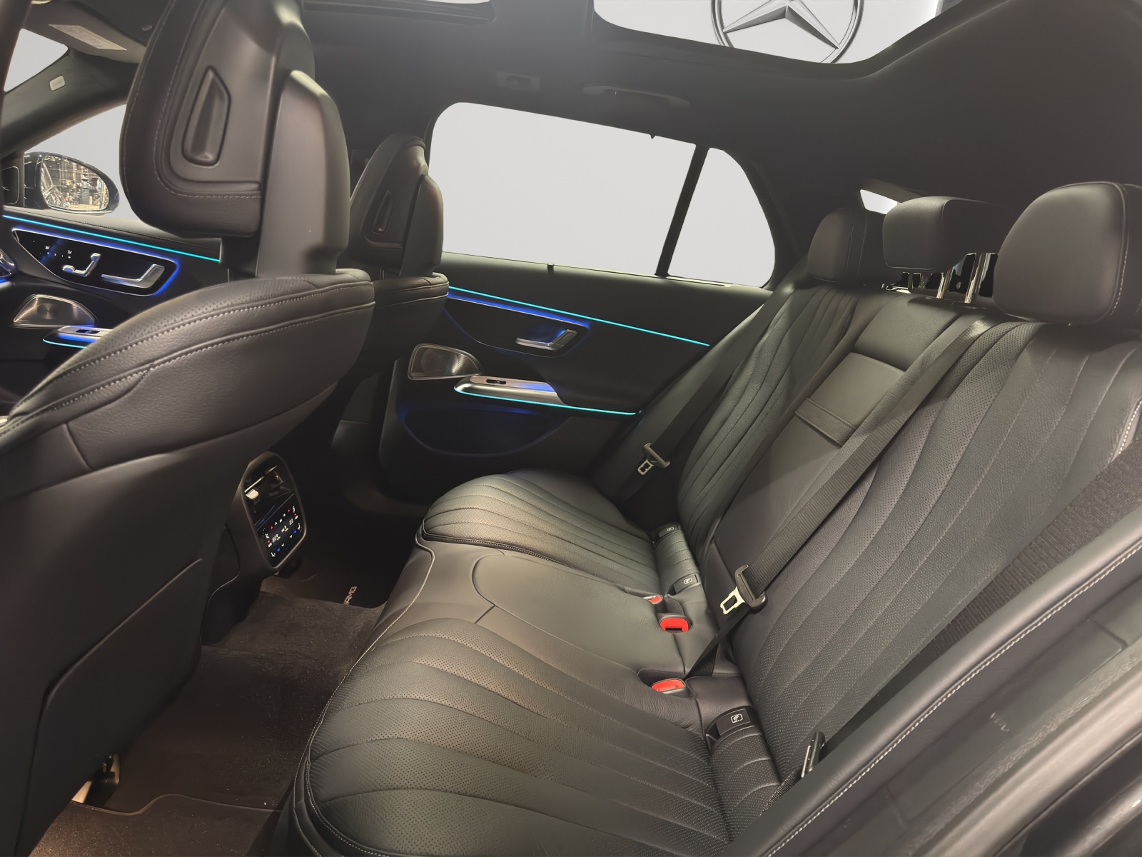 Image MERCEDES-BENZ E-220 E 220 d T 4Matic 9G-Tronic