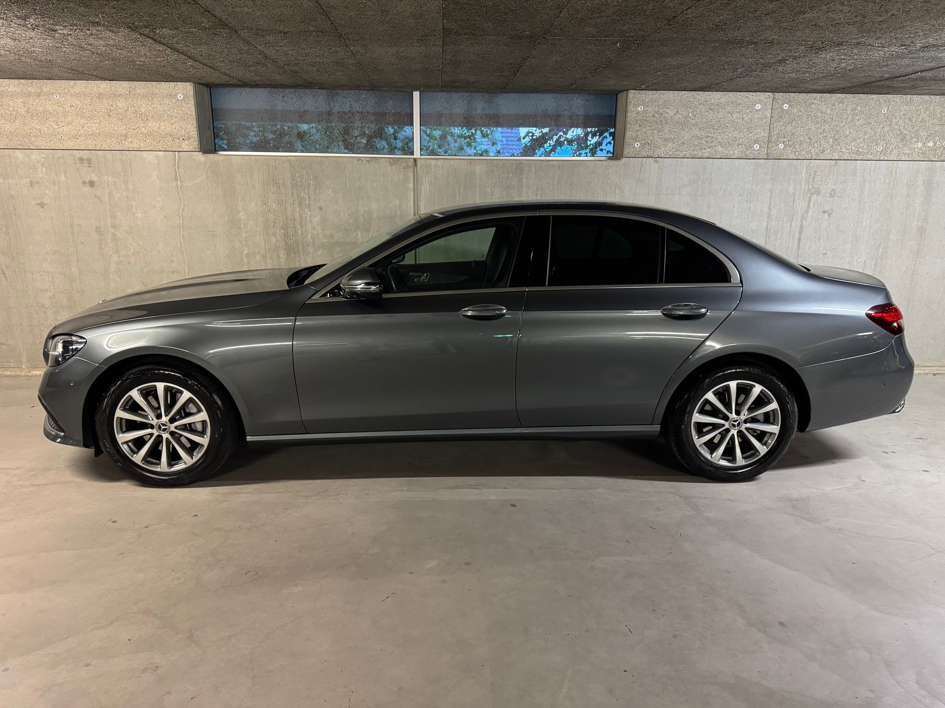 MERCEDES-BENZ E 200 4Matic Avantgarde 9G-Tronic-showroom-element-1