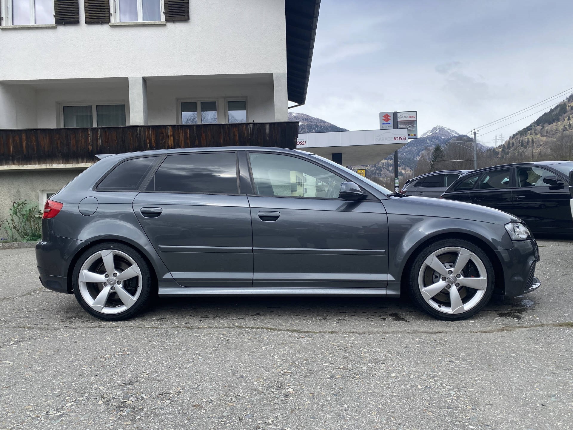 AUDI RS3 Sportback 2.5 T FSI quattro S-Tronic-image-2