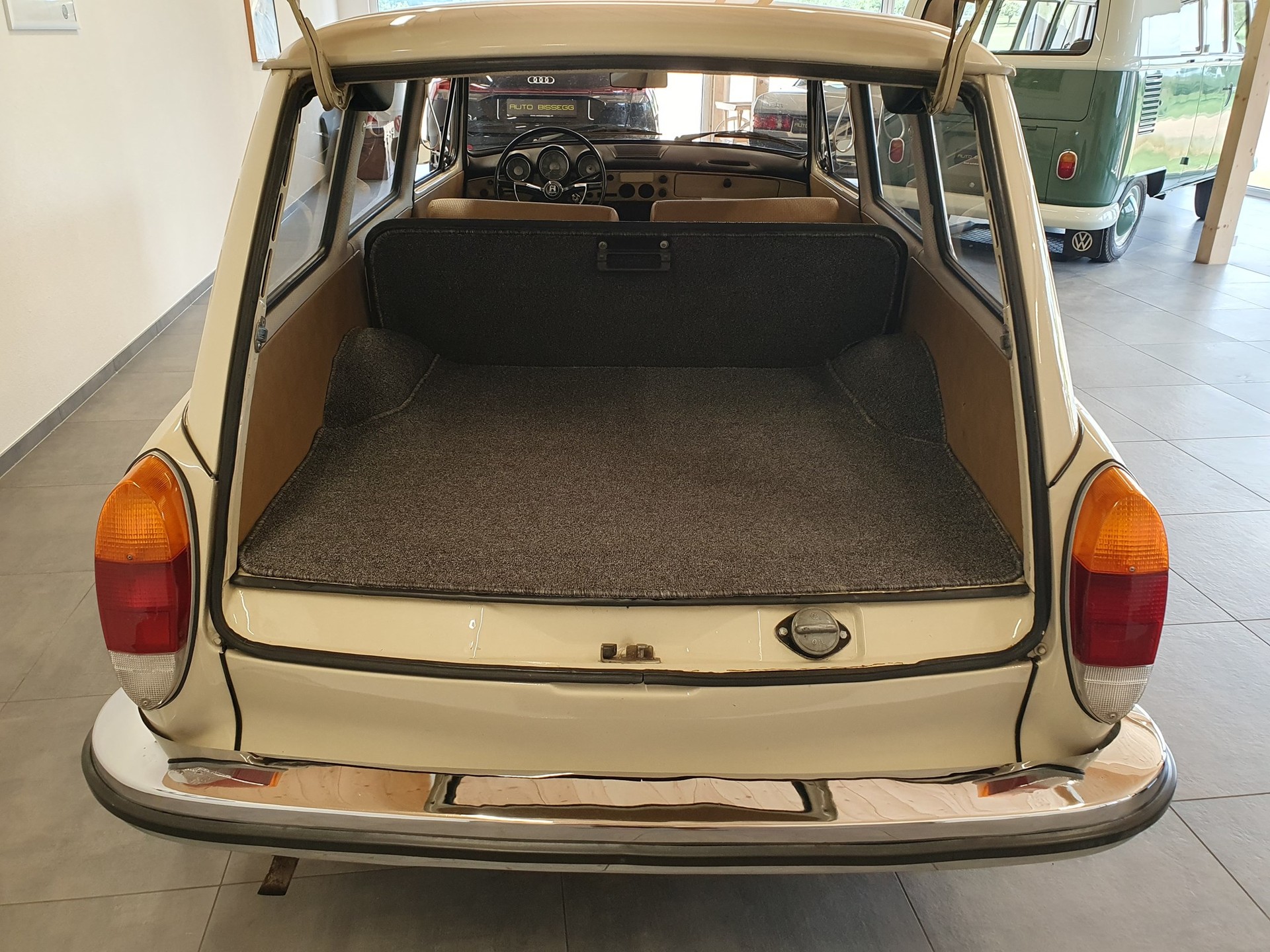 VW Typ 3 Variant L Automat-image-12