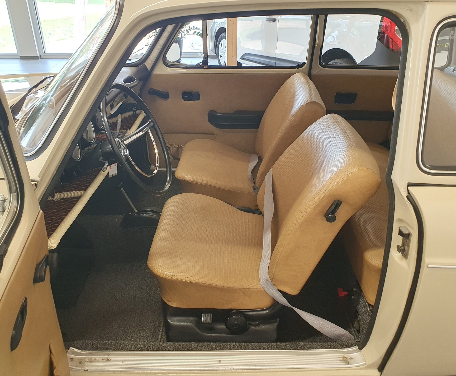 VW Typ 3 Variant L Automat-image-8