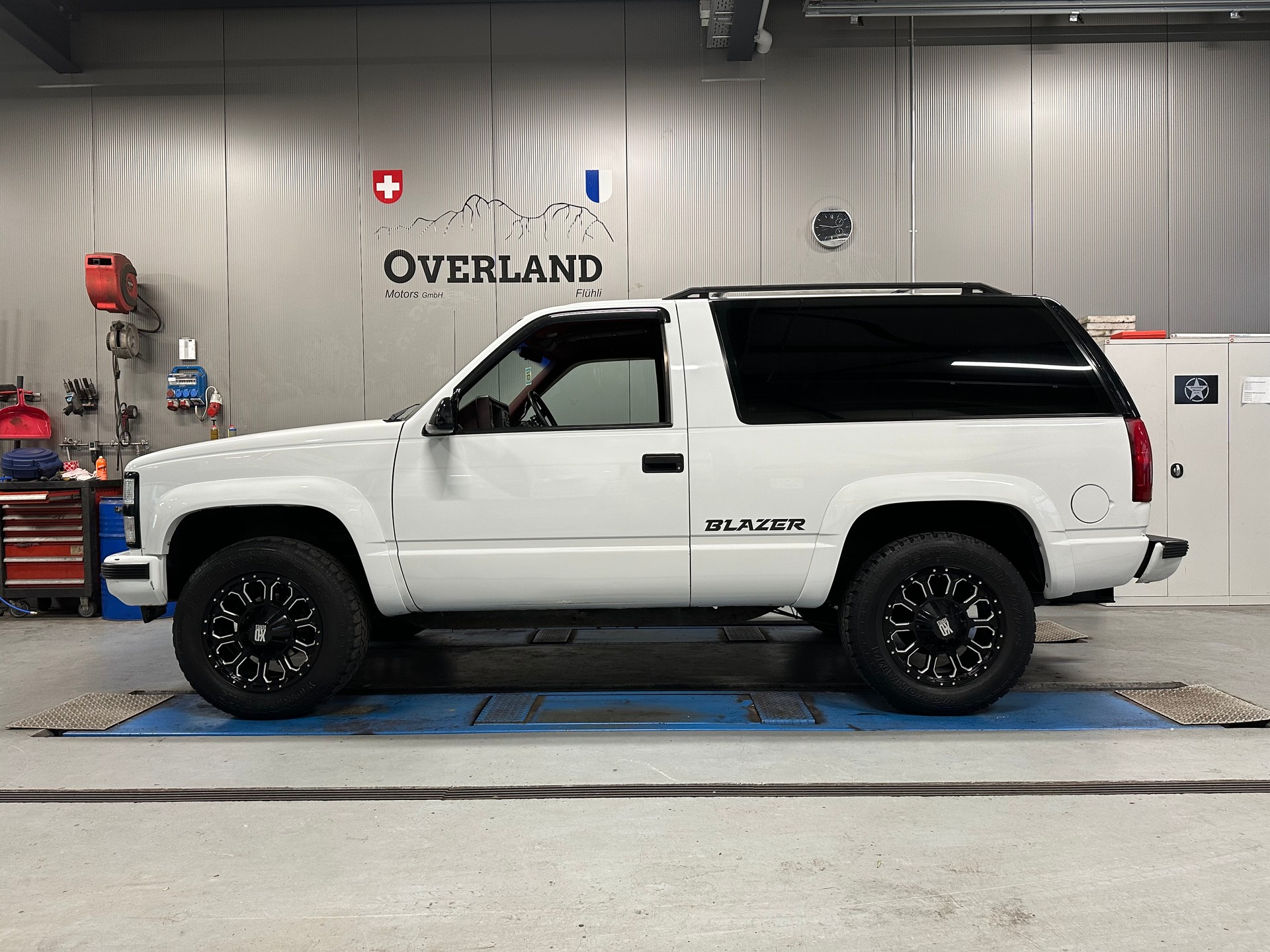 CHEVROLET BLAZER-image-2