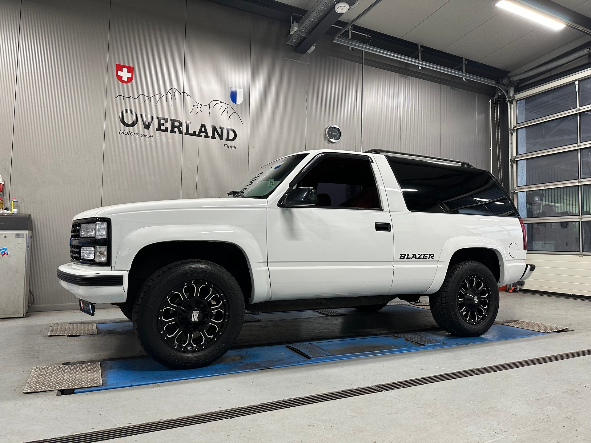 CHEVROLET BLAZER-image-1