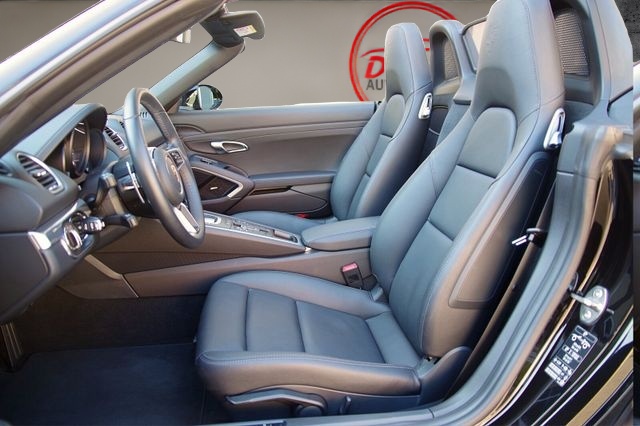 PORSCHE 718 Boxster 2.0 T Style Edition PDK-showroom-element-3